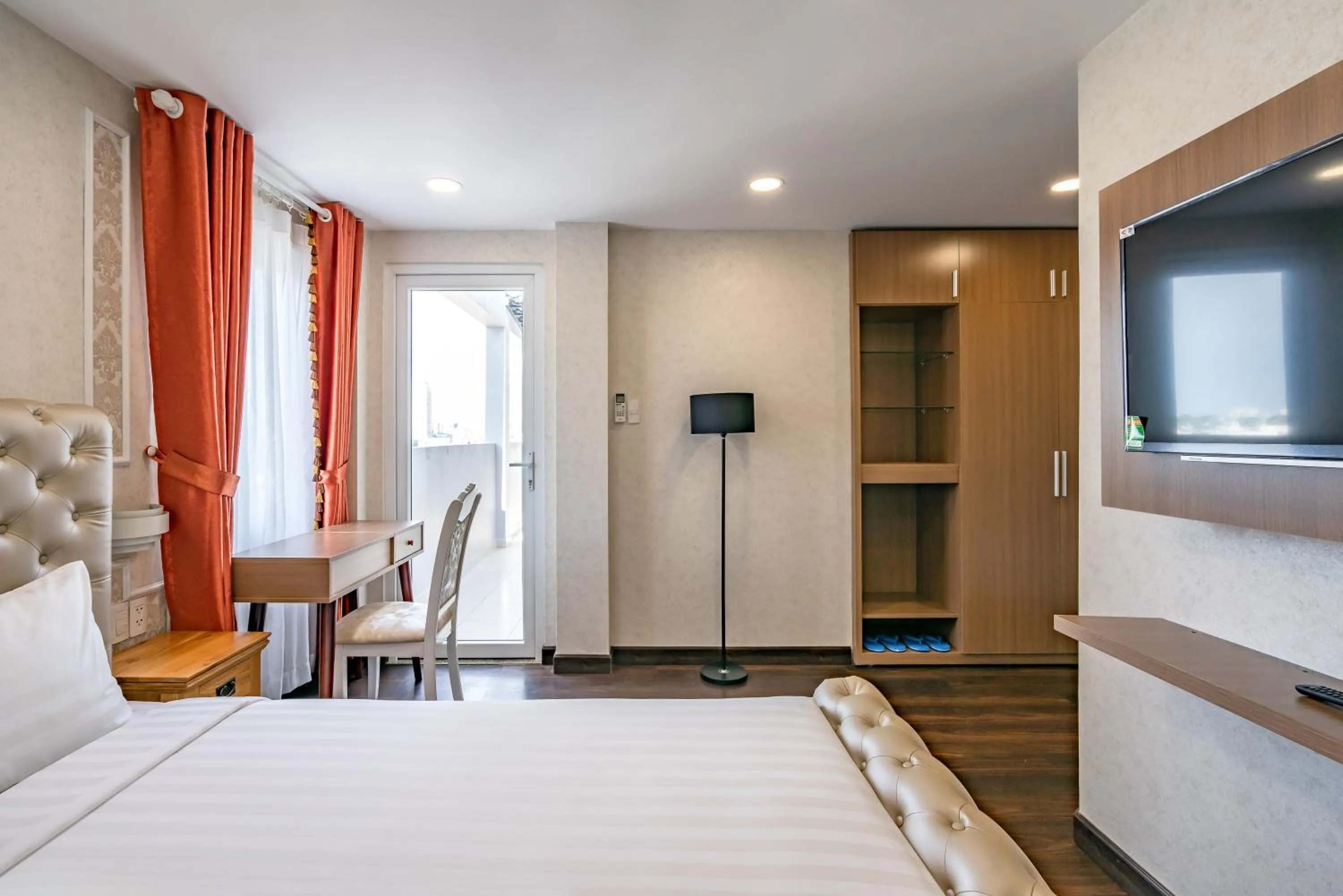 Bed in Emerald Central