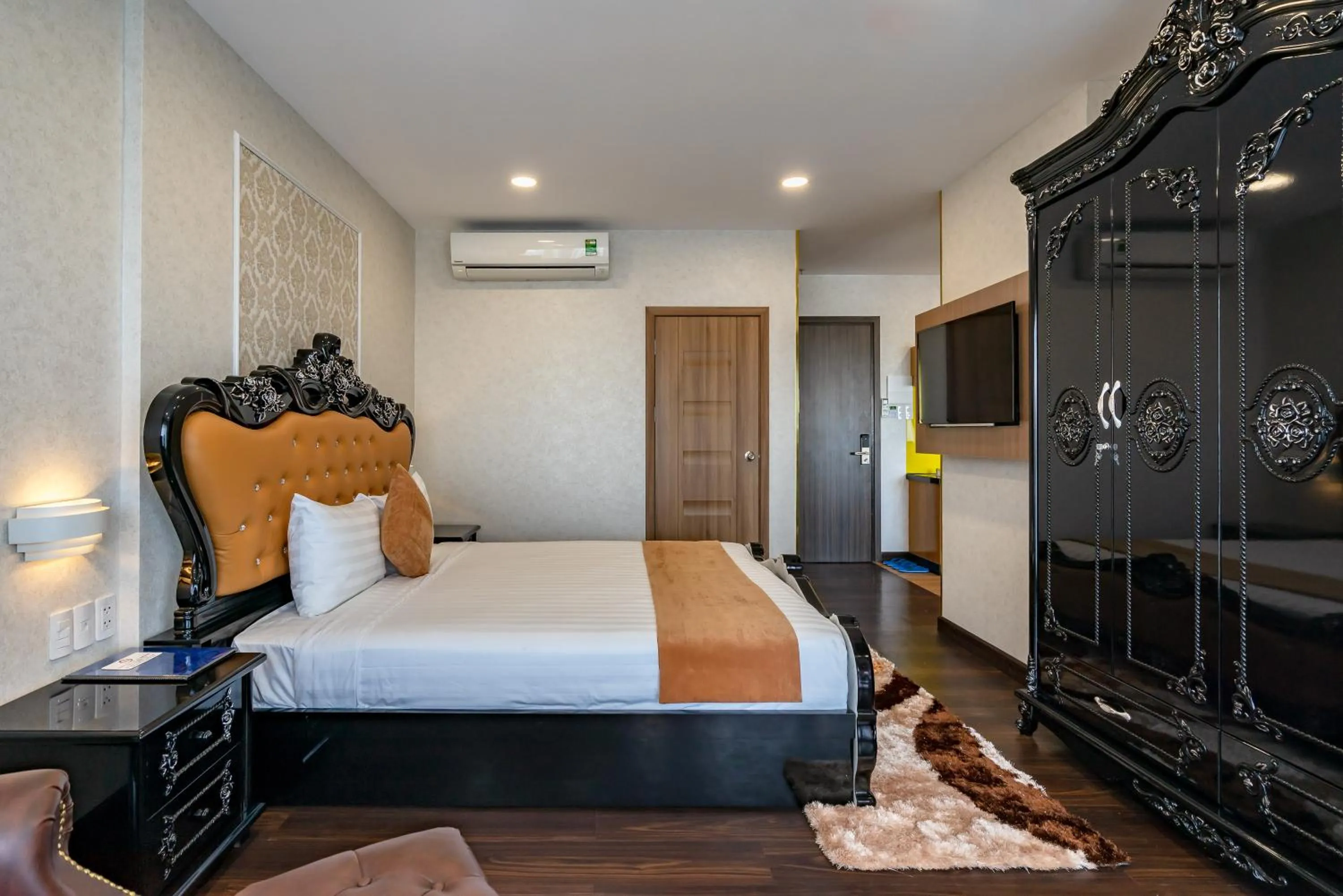 Bed in Emerald Central