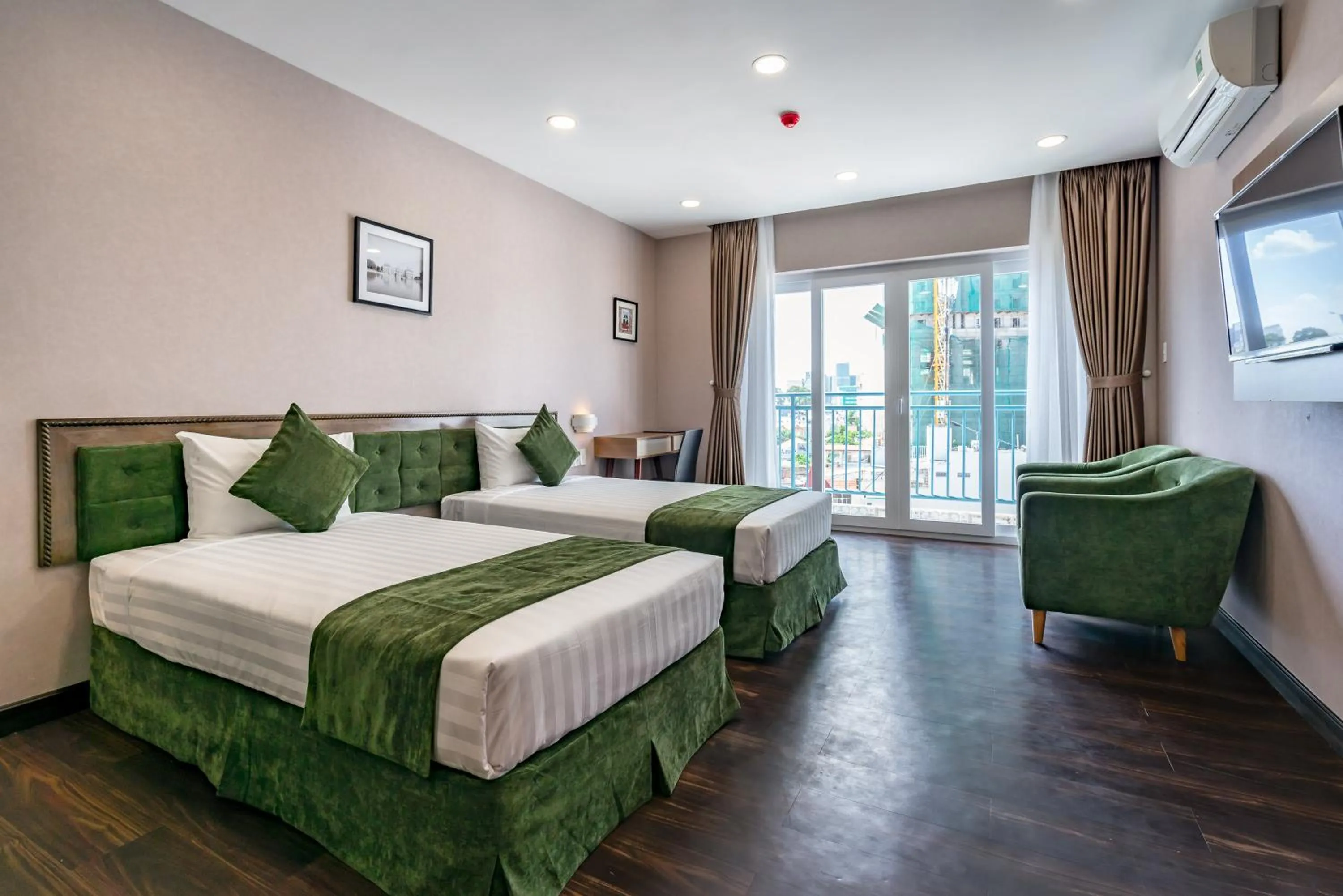 Bed in Emerald Central