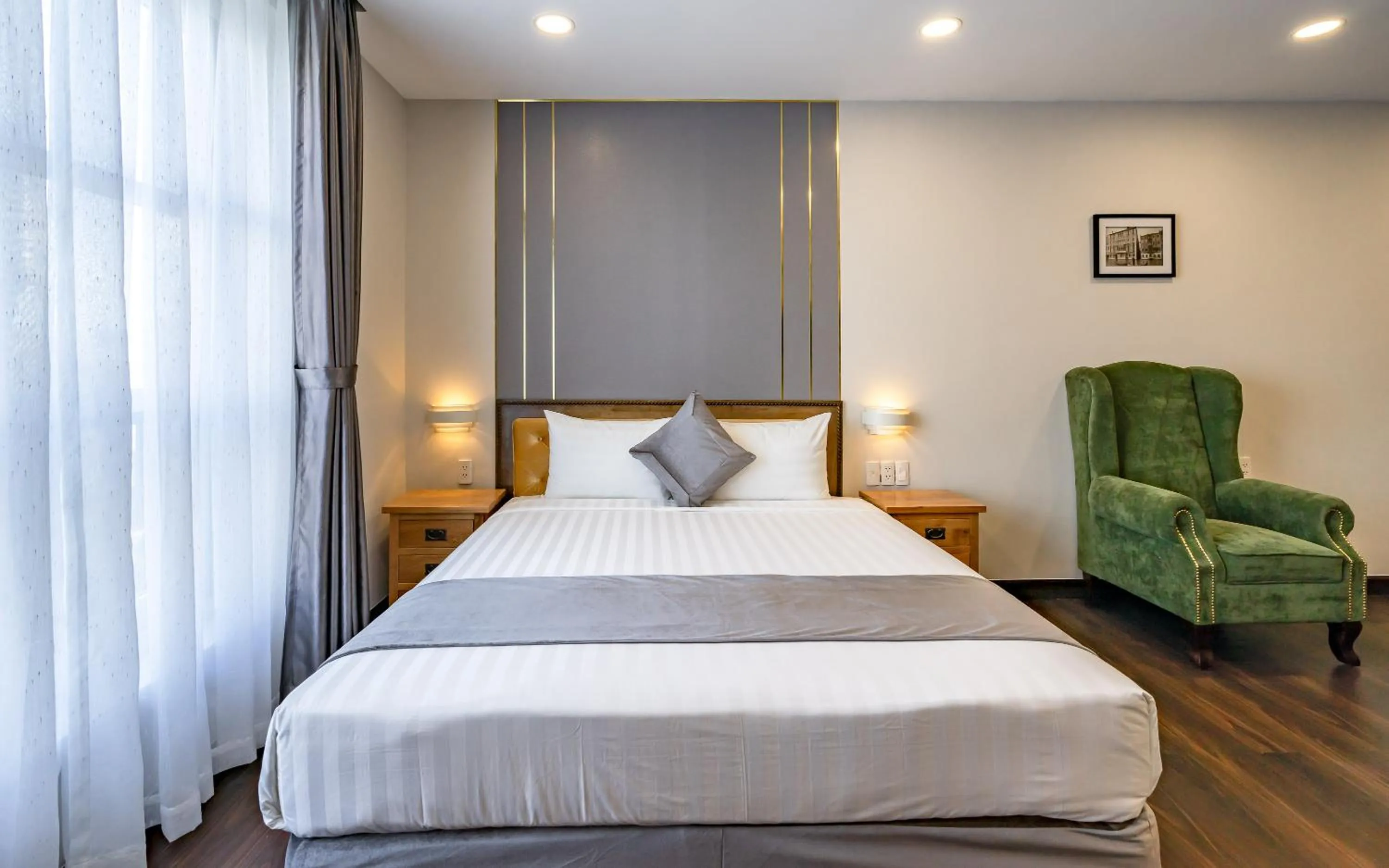 Bed in Emerald Central