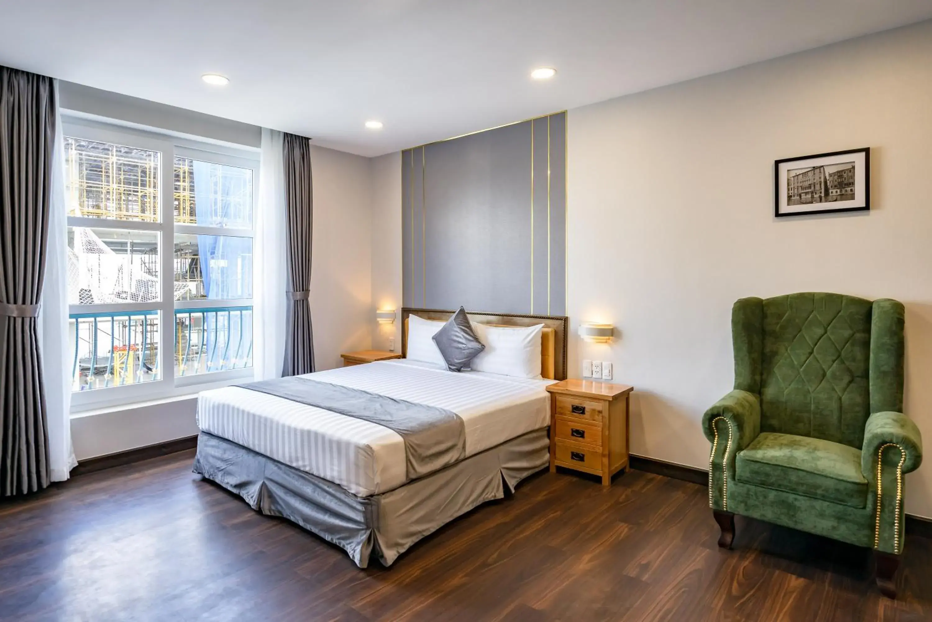 Superior Studio in Emerald Central Superior Studio in Emerald Central