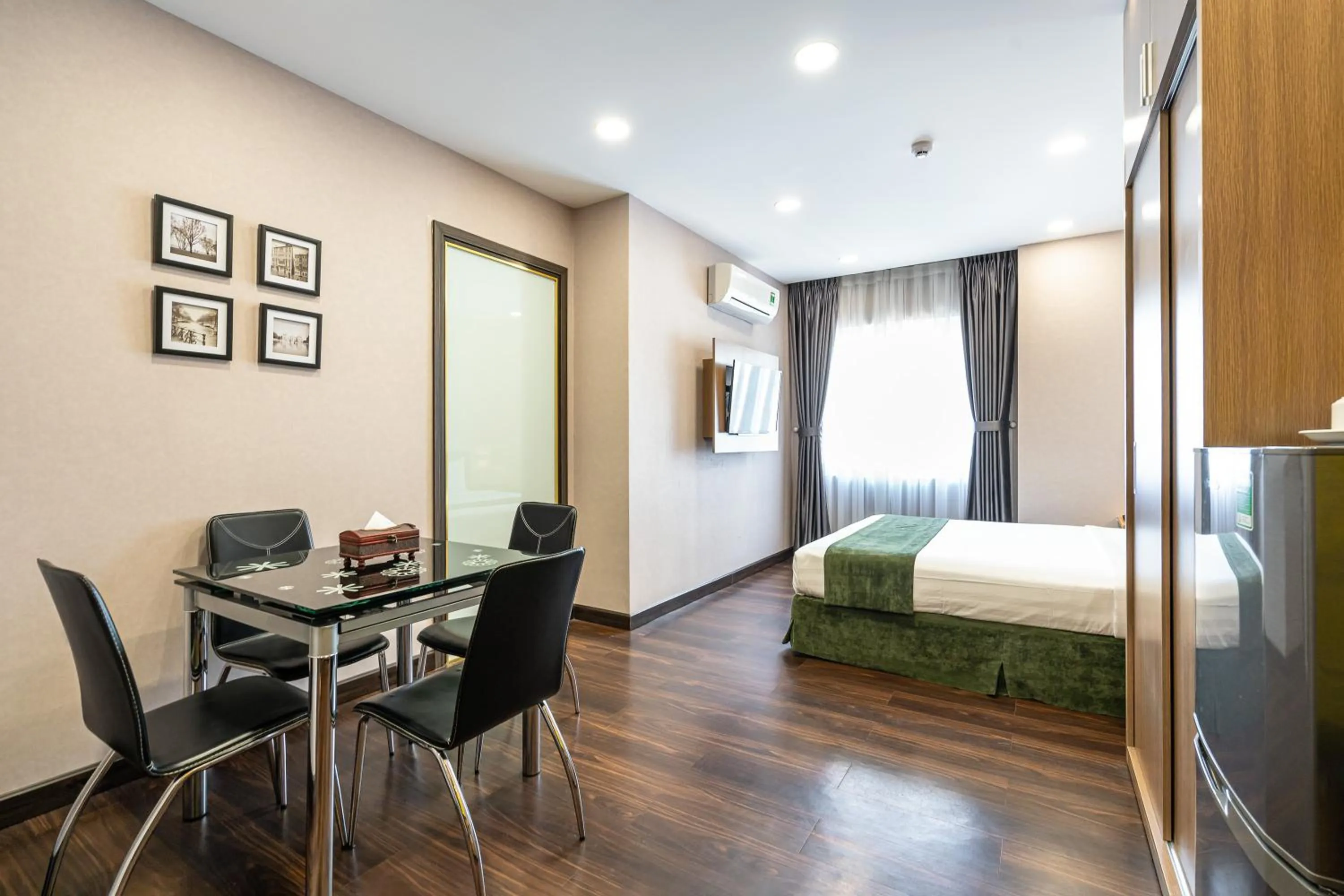 Bed in Emerald Central