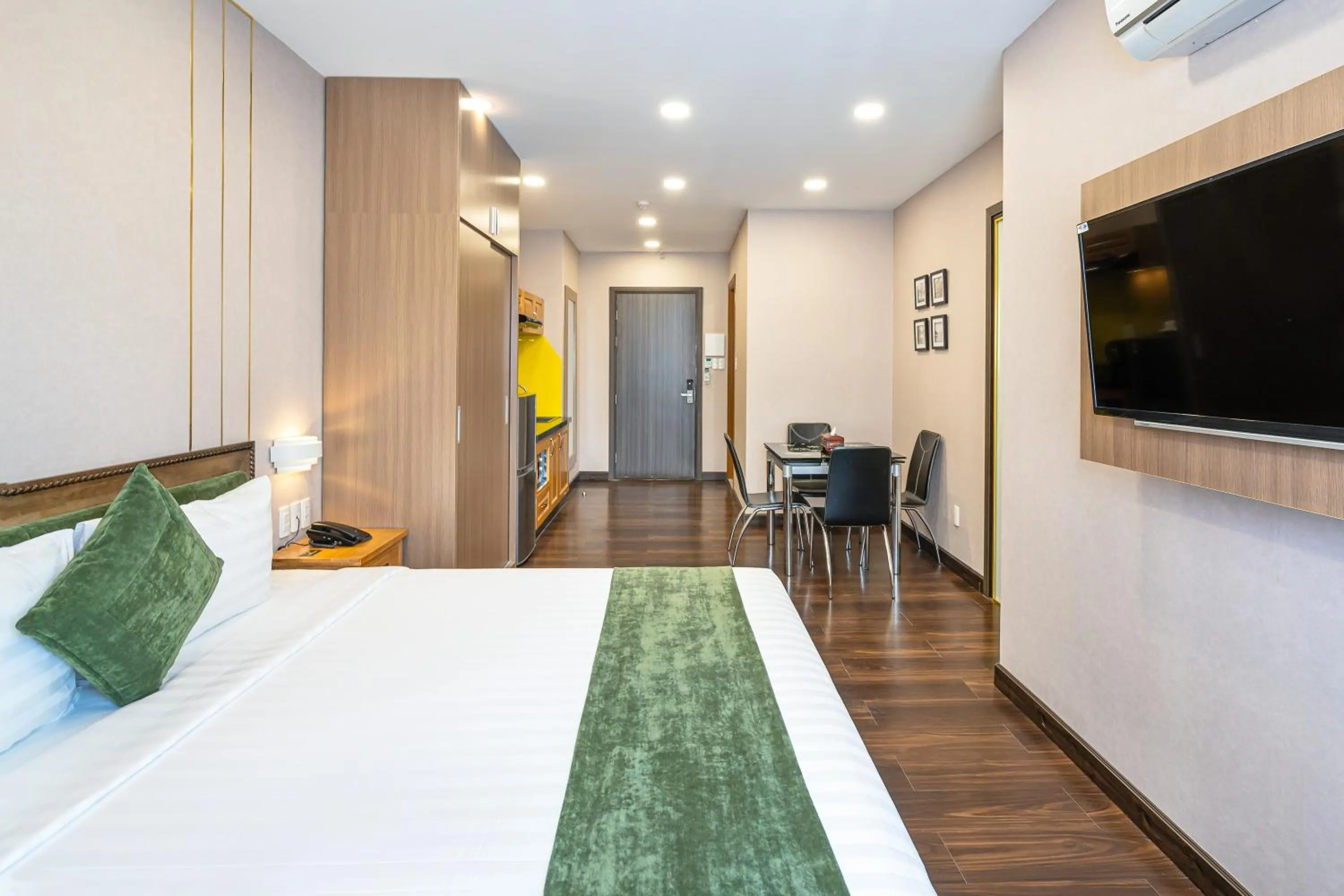 Bed in Emerald Central