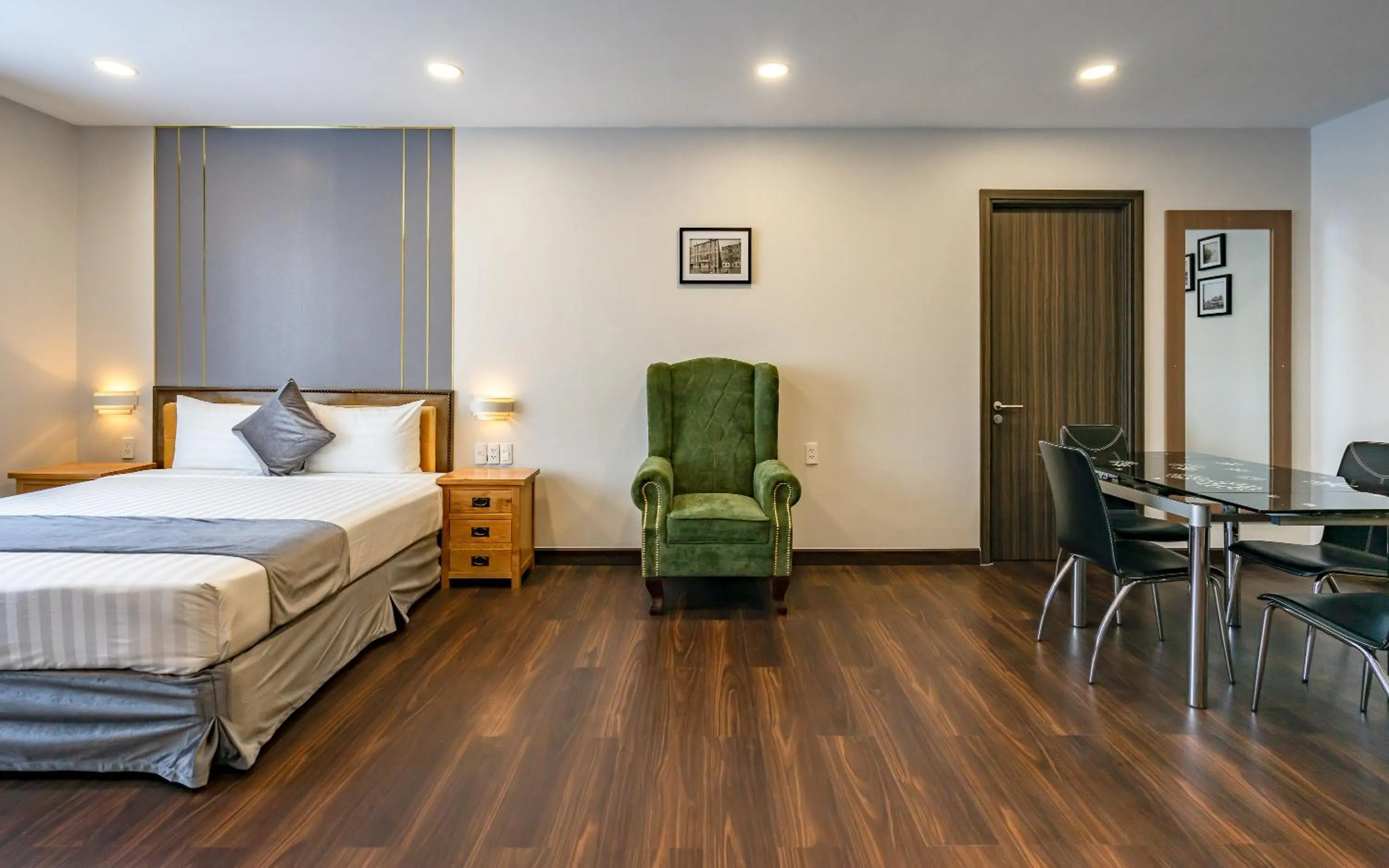 Bed in Emerald Central