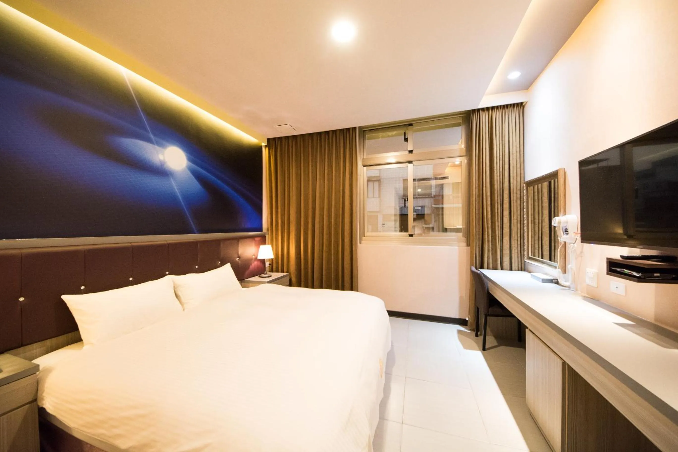 Photo of the whole room, Bed in Dongdaemun Boutique Hotel