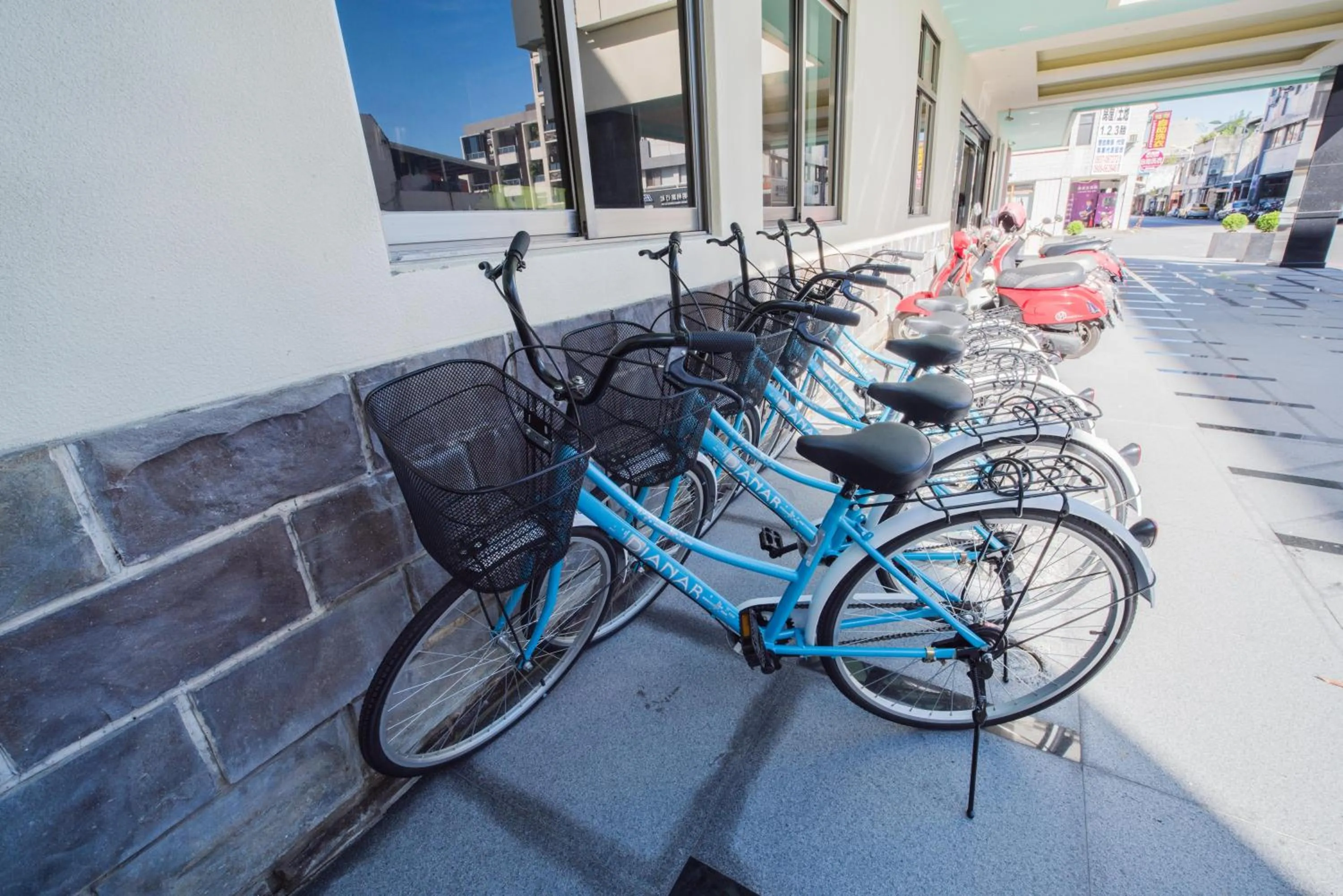 Cycling in Dongdaemun Boutique Hotel