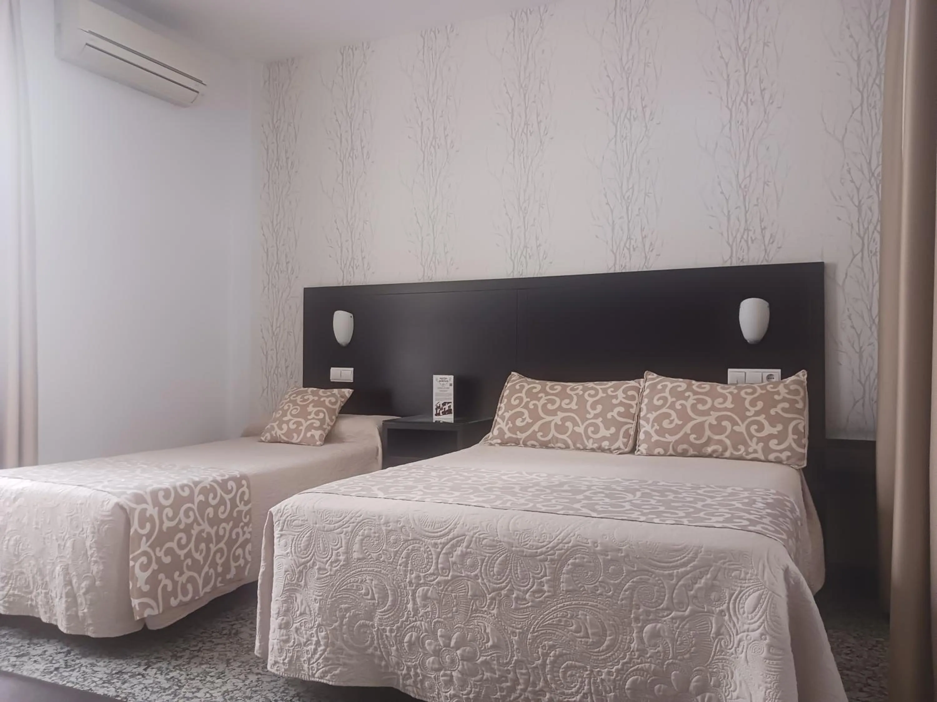 Bed in Hotel de Los Faroles