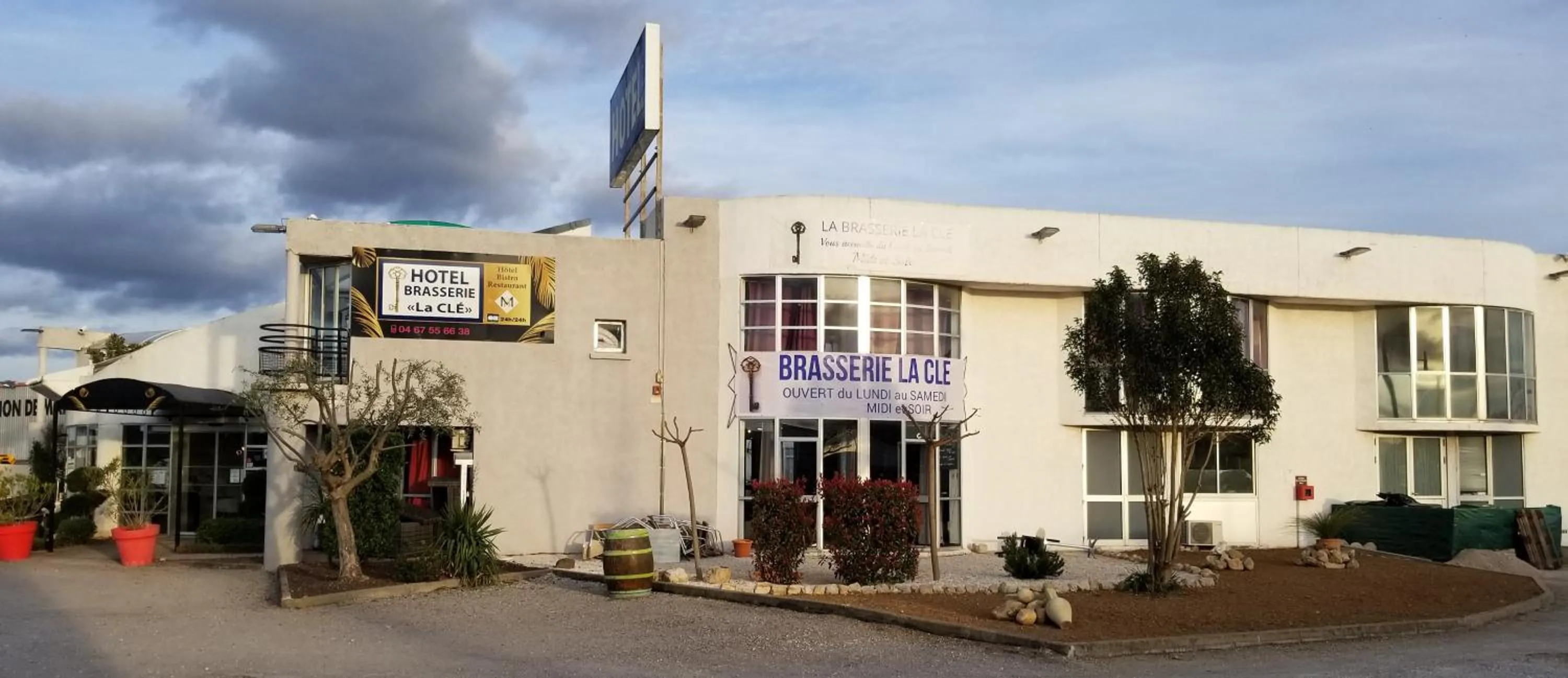 Facade/entrance in Hotel La Clé