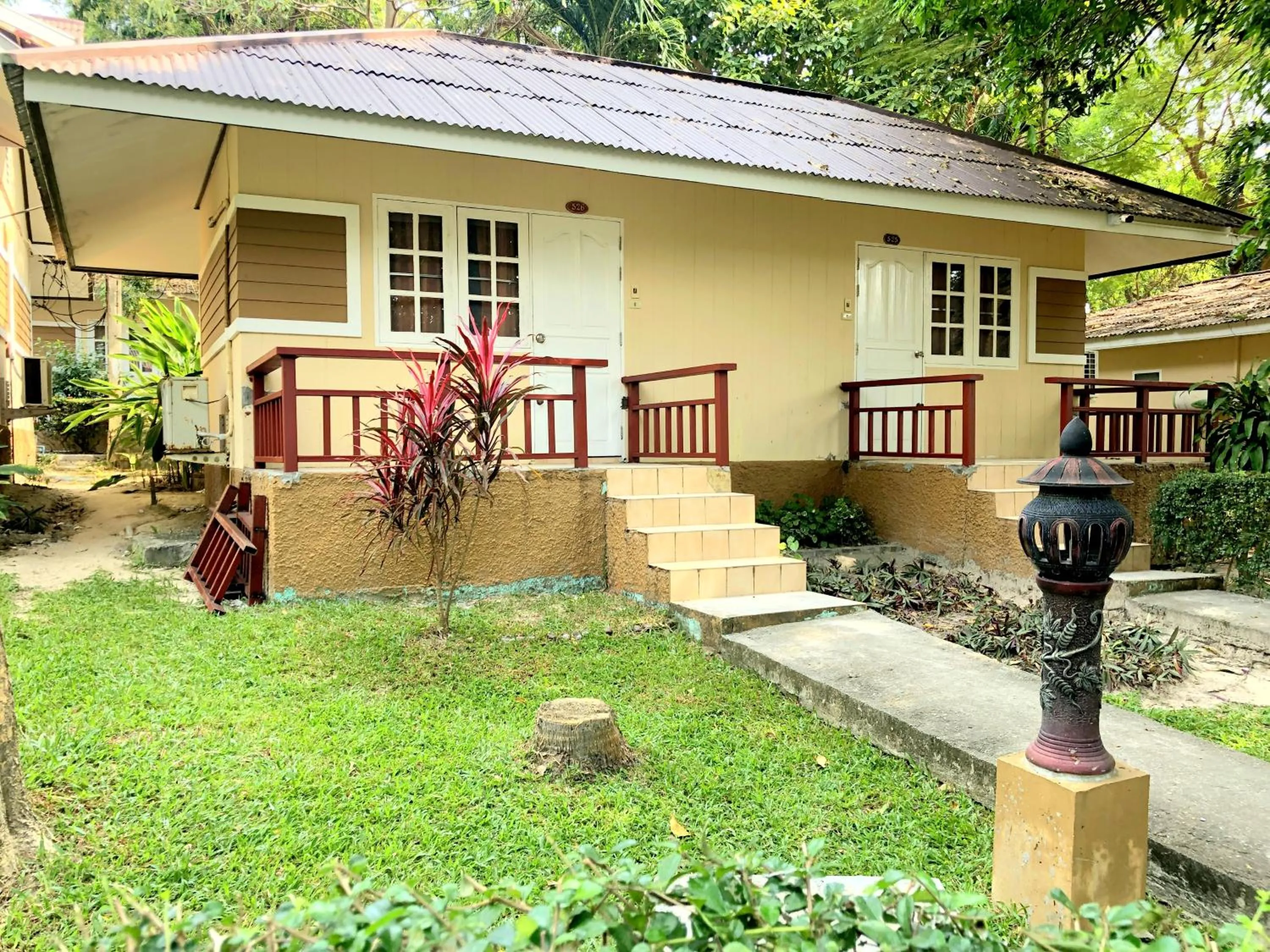 Photo of the whole room in Malibu Samed Resort