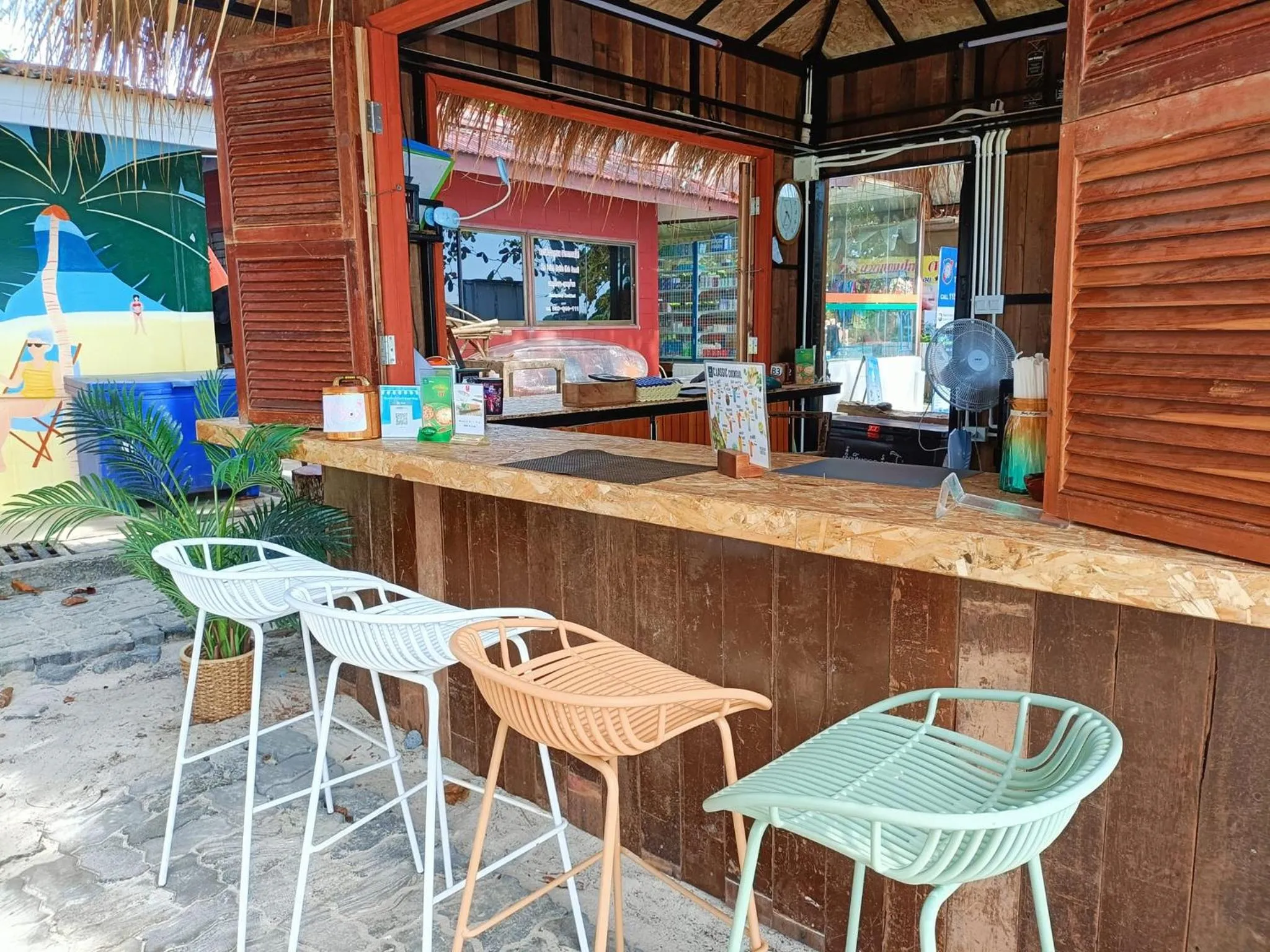 Lounge or bar in Malibu Samed Resort