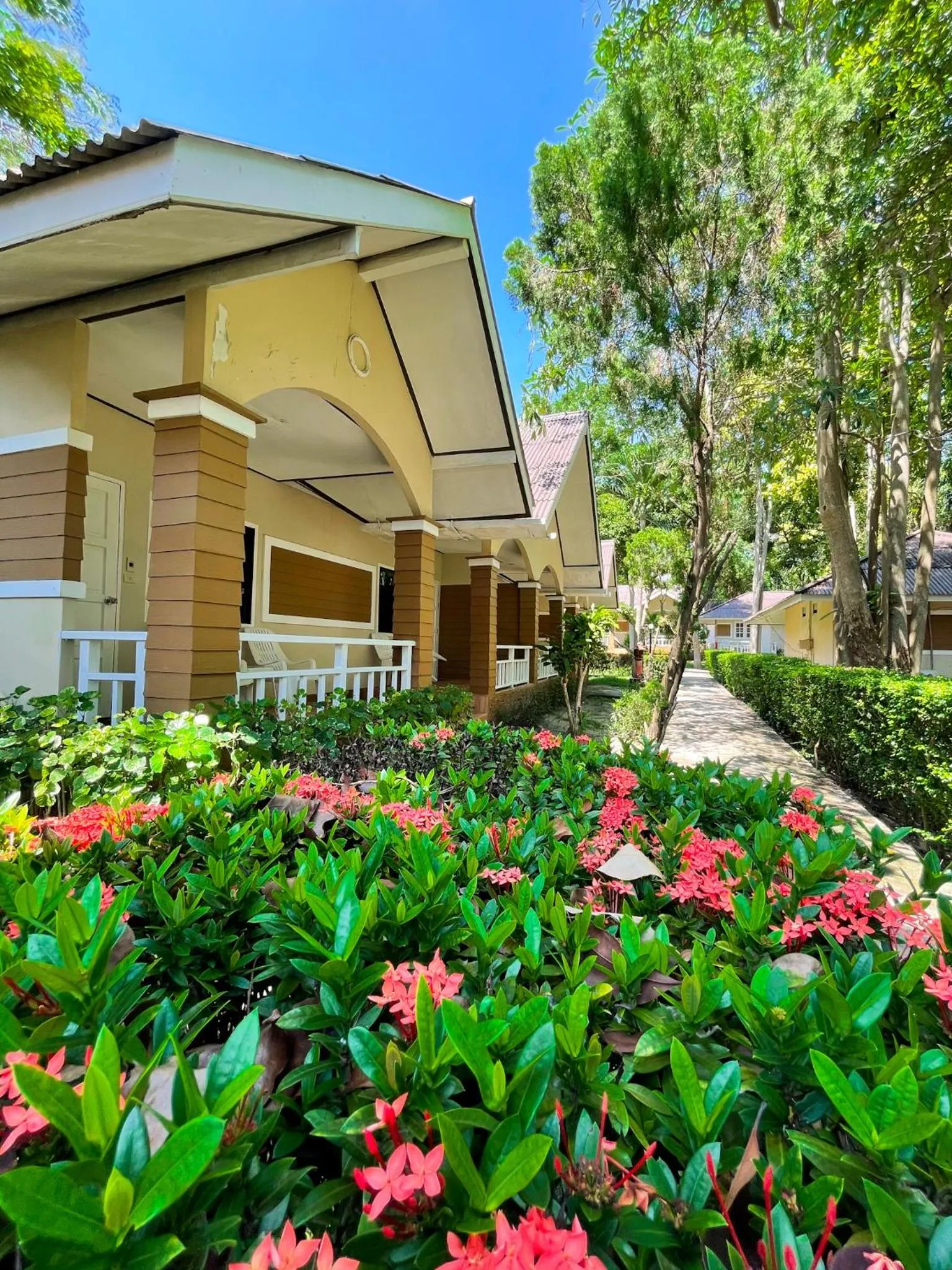 Property building in Malibu Samed Resort