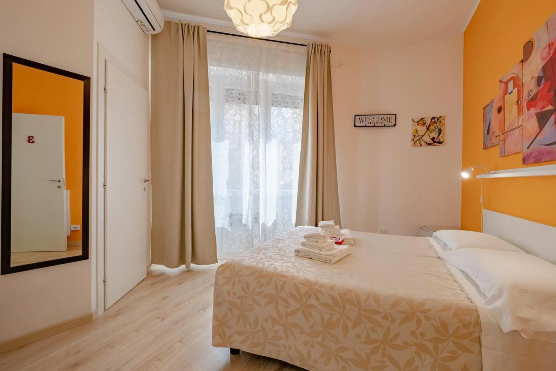 Double Room with Private Bathroom in Damiani & Sister Guesthouse