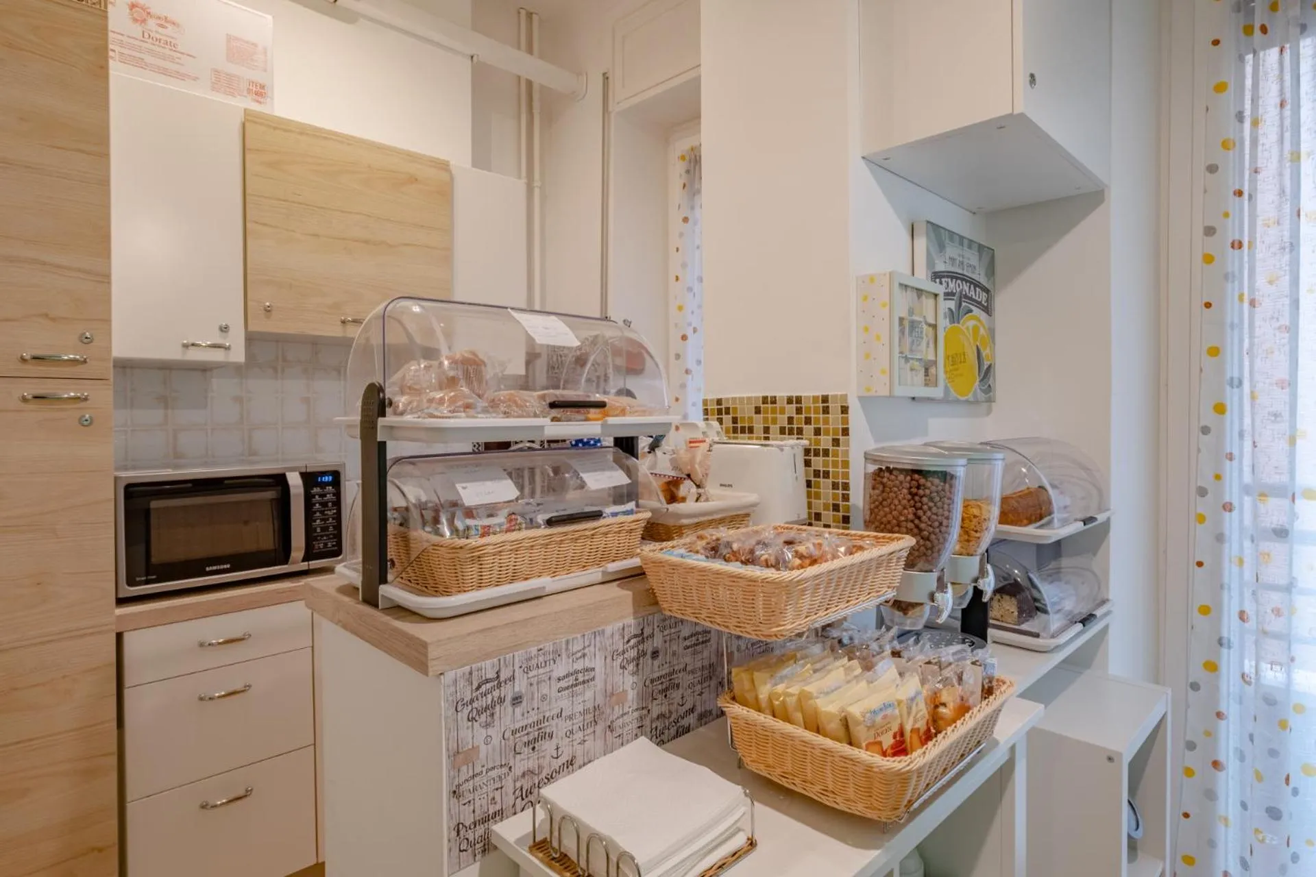 Breakfast in Damiani & Sister Guesthouse