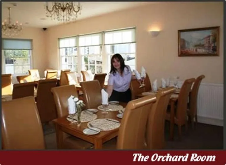 Food and drinks, Restaurant/Places to Eat in The Southfield Hotel