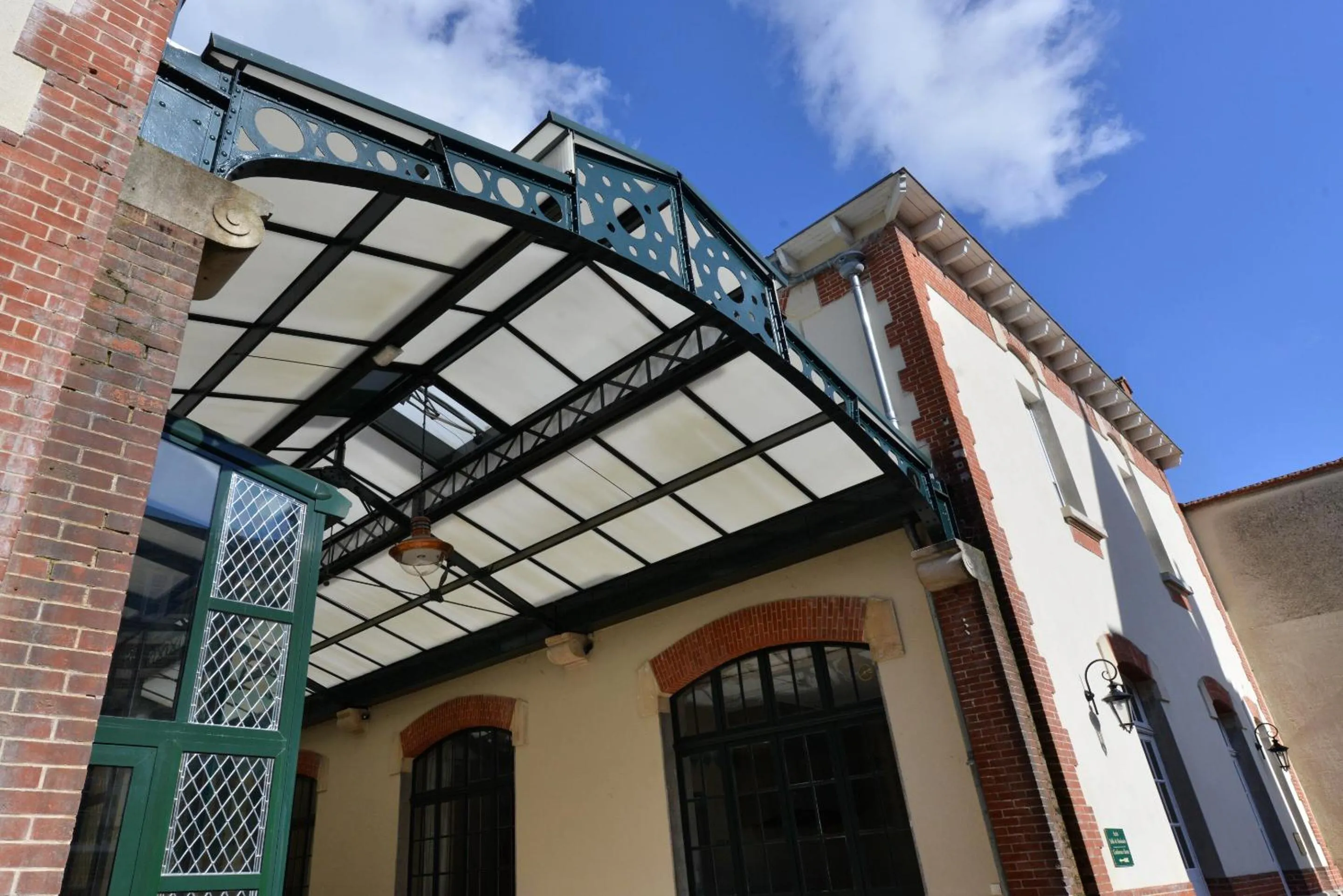 Patio in Hotel Castel Jeanson
