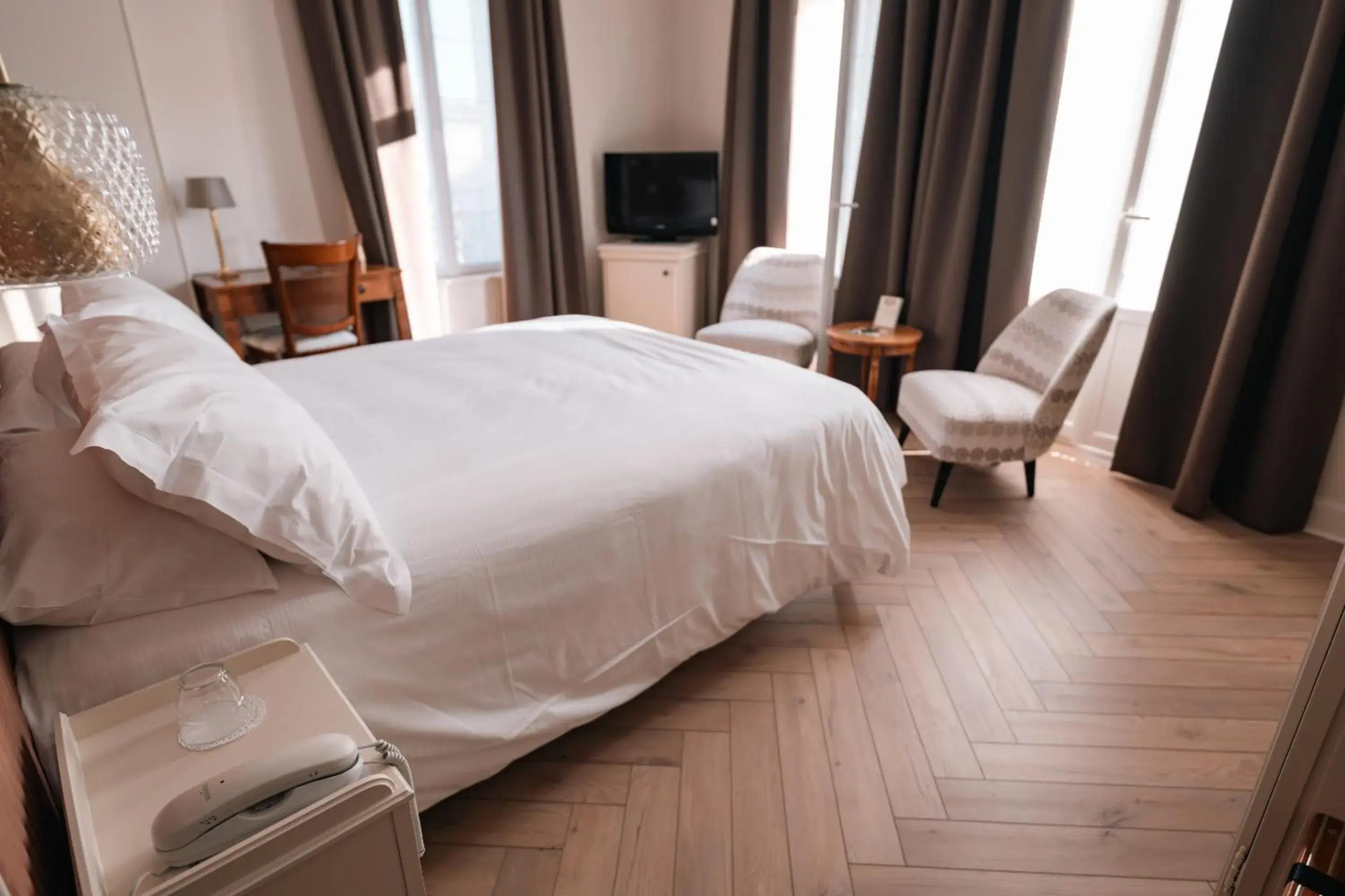 Superior Double Room in Hotel Castel Jeanson Superior Double Room in Hotel Castel Jeanson