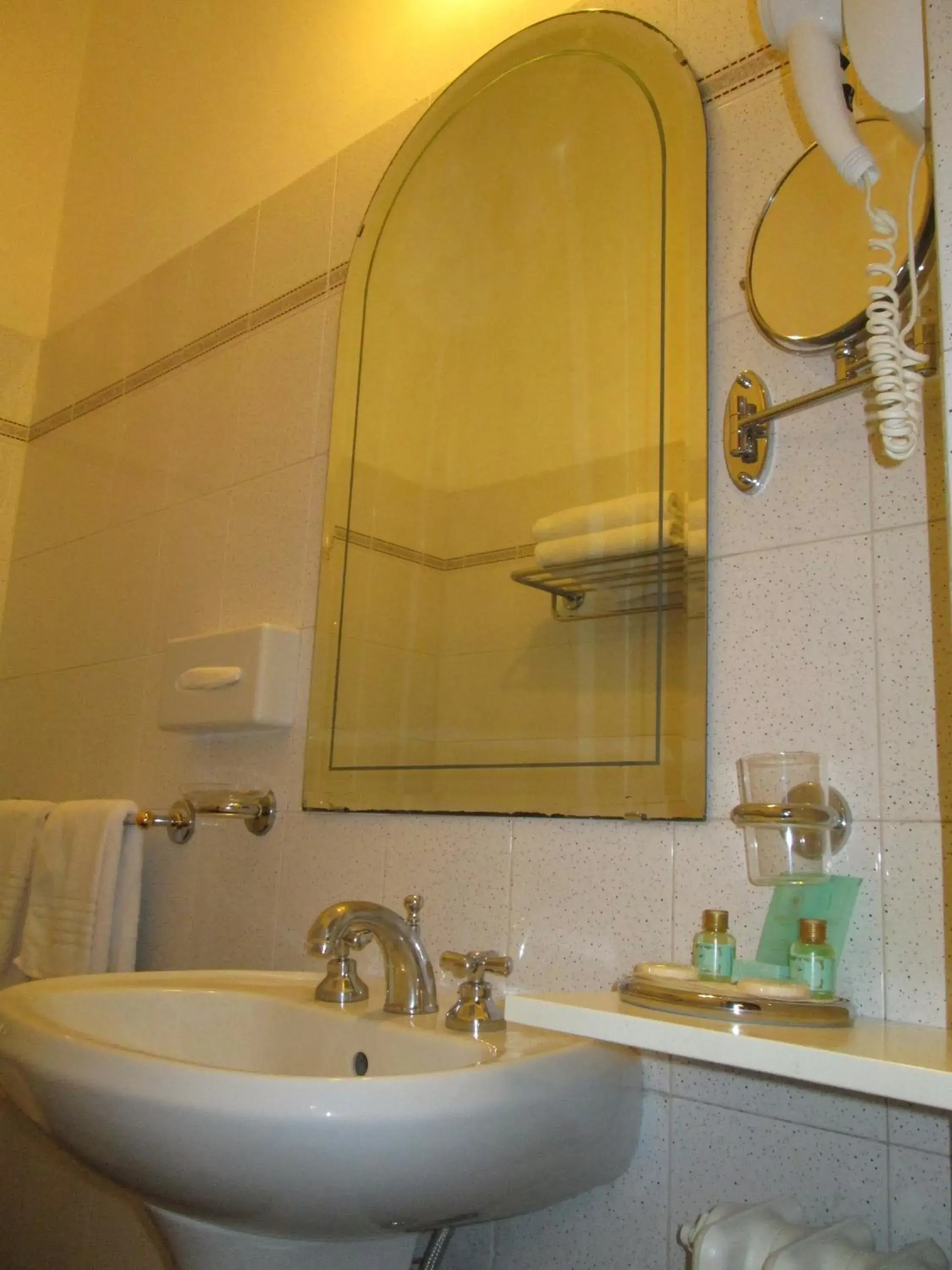 Double Room with Lateral Sea View in Hotel Italia Double Room with Lateral Sea View in Hotel Italia
