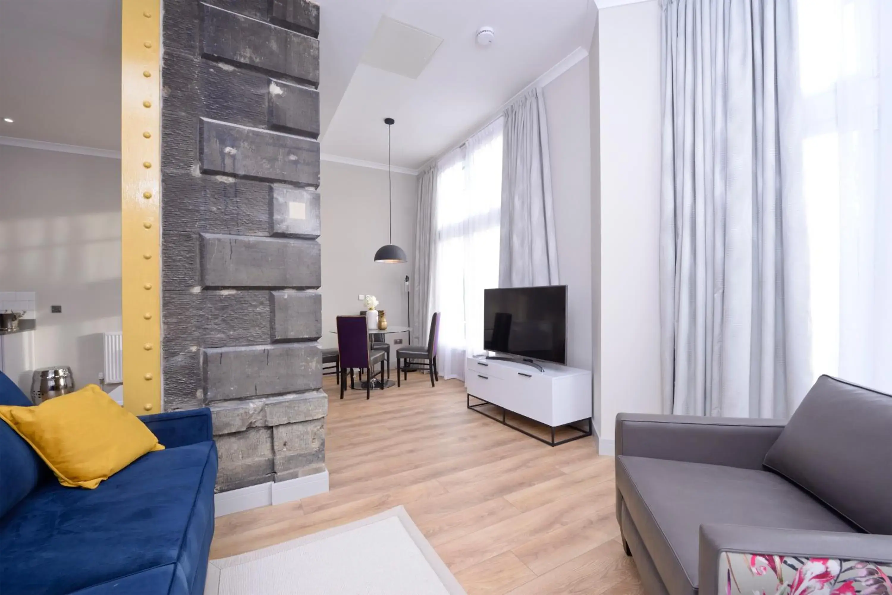 Classic 1 Bed Apartment + Castle View in Destiny Scotland Charlotte Square Apartments Classic 1 Bed Apartment + Castle View in Destiny Scotland Charlotte Square Apartments