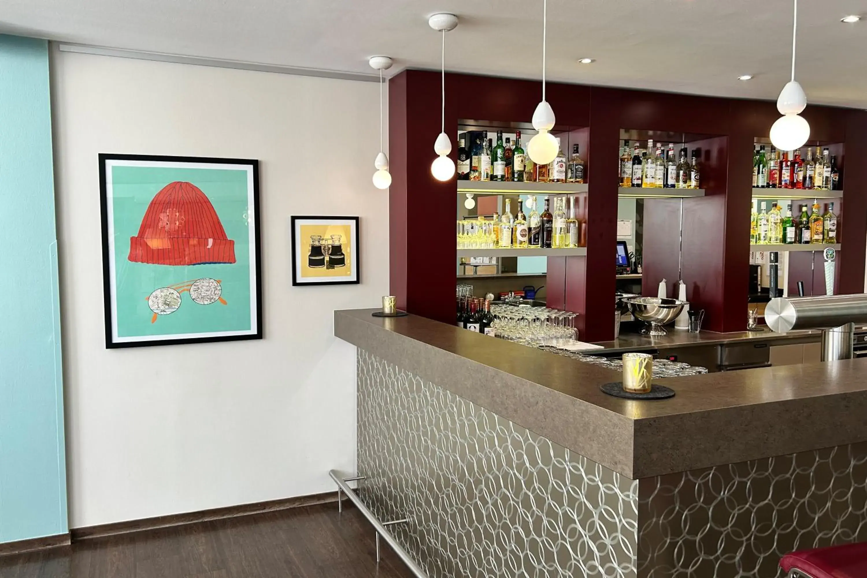 Lounge or bar in Garner Hotel Osnabrück by IHG Lounge or bar in Garner Hotel Osnabrück by IHG