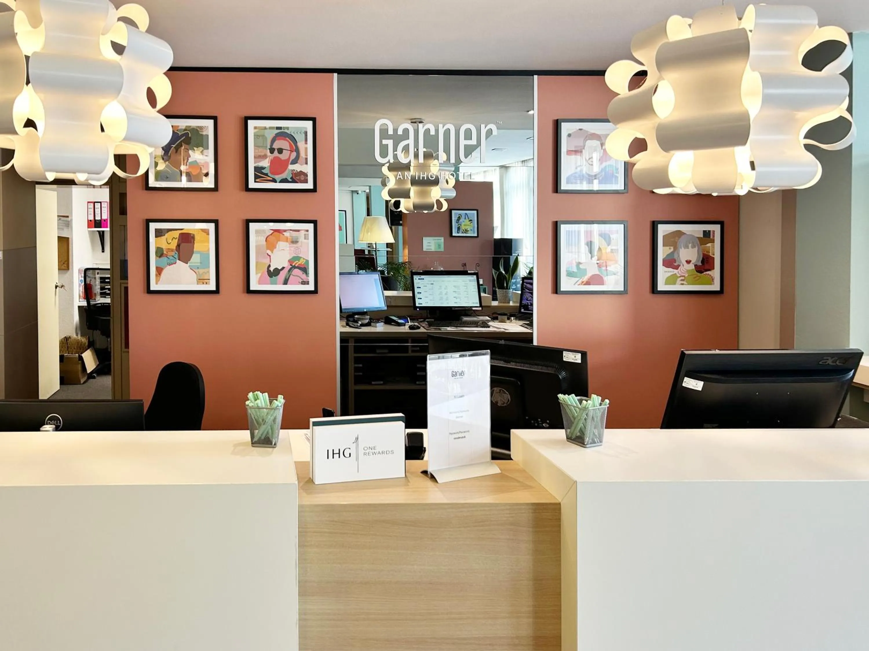 Lobby or reception in Garner Hotel Osnabrück by IHG