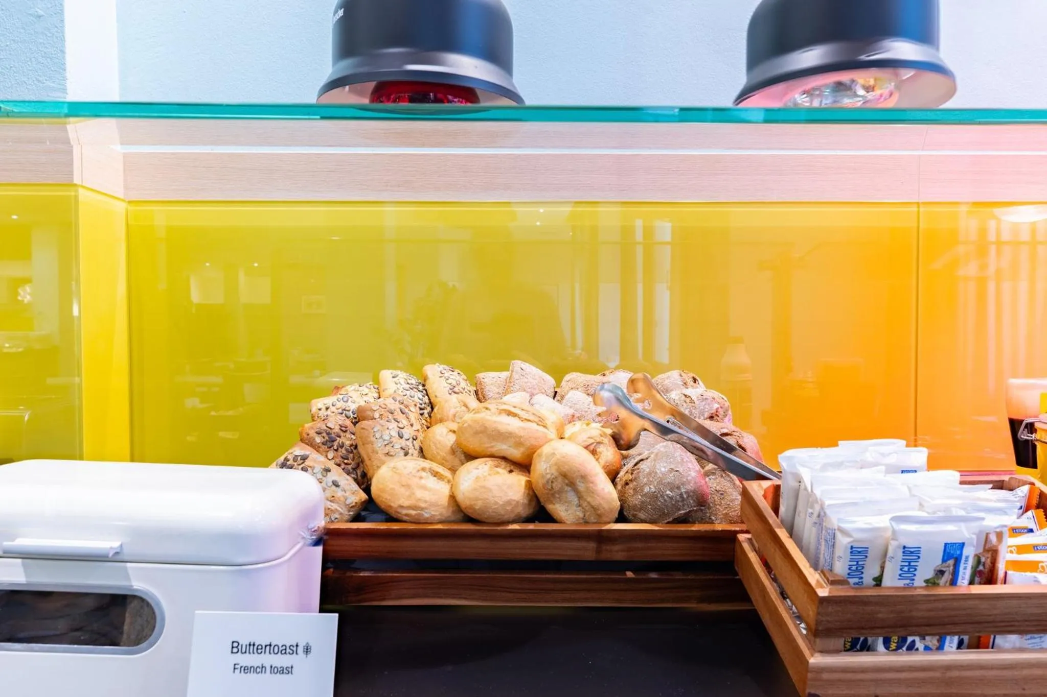 Restaurant/places to eat in Garner Hotel Osnabrück by IHG