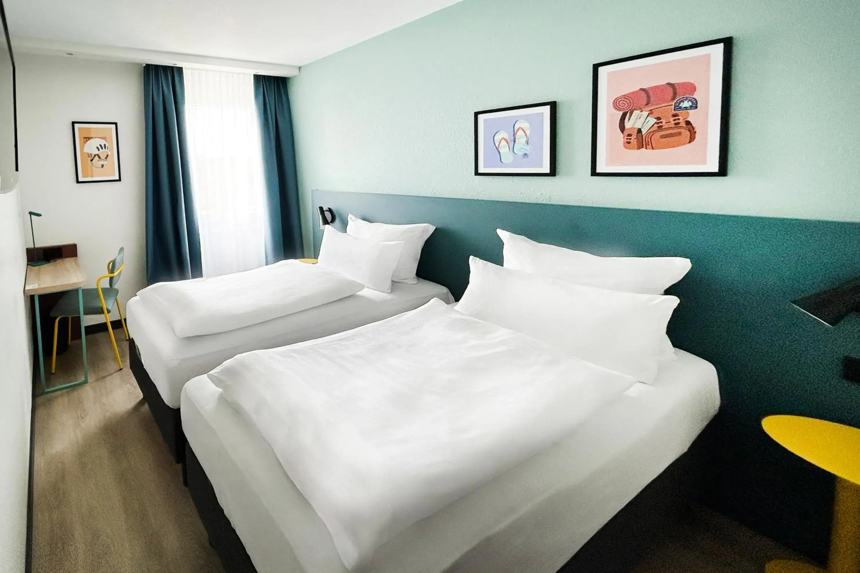 Photo of the whole room, Bed in Garner Hotel Osnabrück by IHG Photo of the whole room, Bed in Garner Hotel Osnabrück by IHG