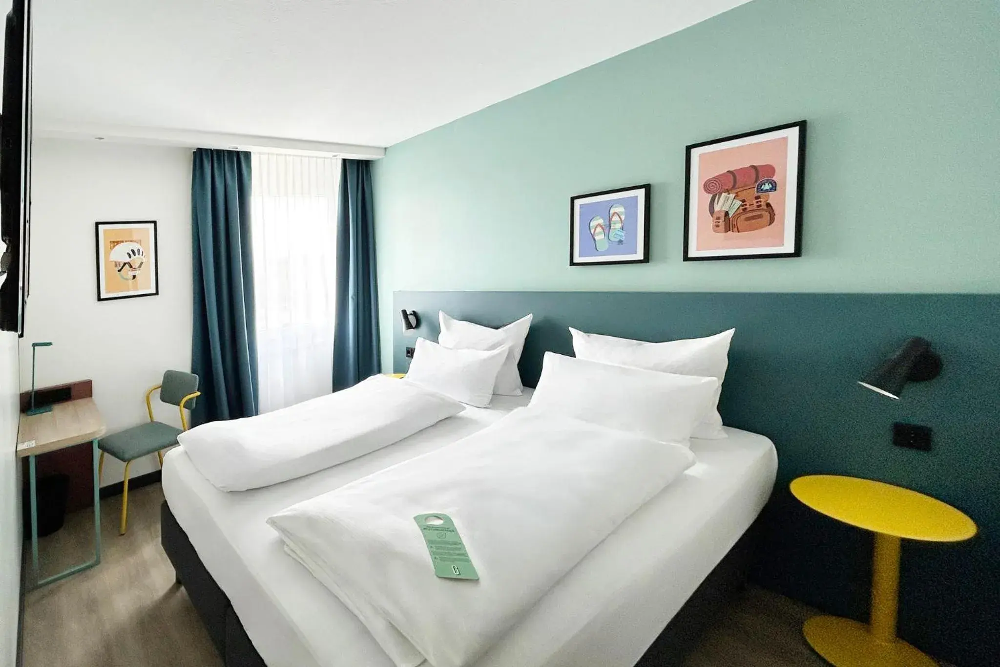 Photo of the whole room, Bed in Garner Hotel Osnabrück by IHG Photo of the whole room, Bed in Garner Hotel Osnabrück by IHG