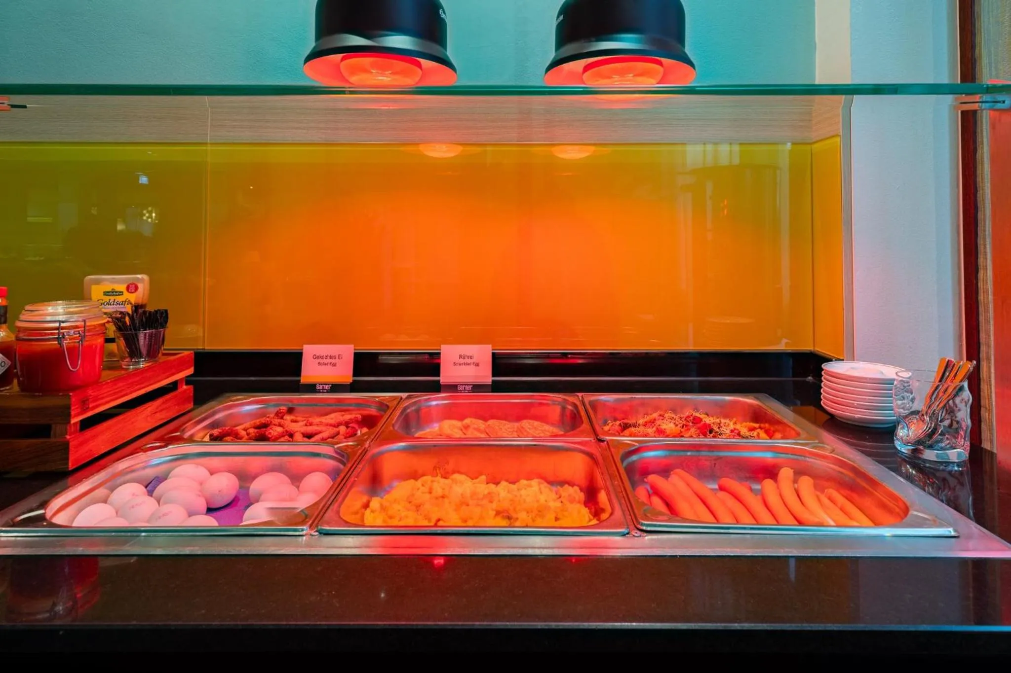 Restaurant/places to eat in Garner Hotel Osnabrück by IHG