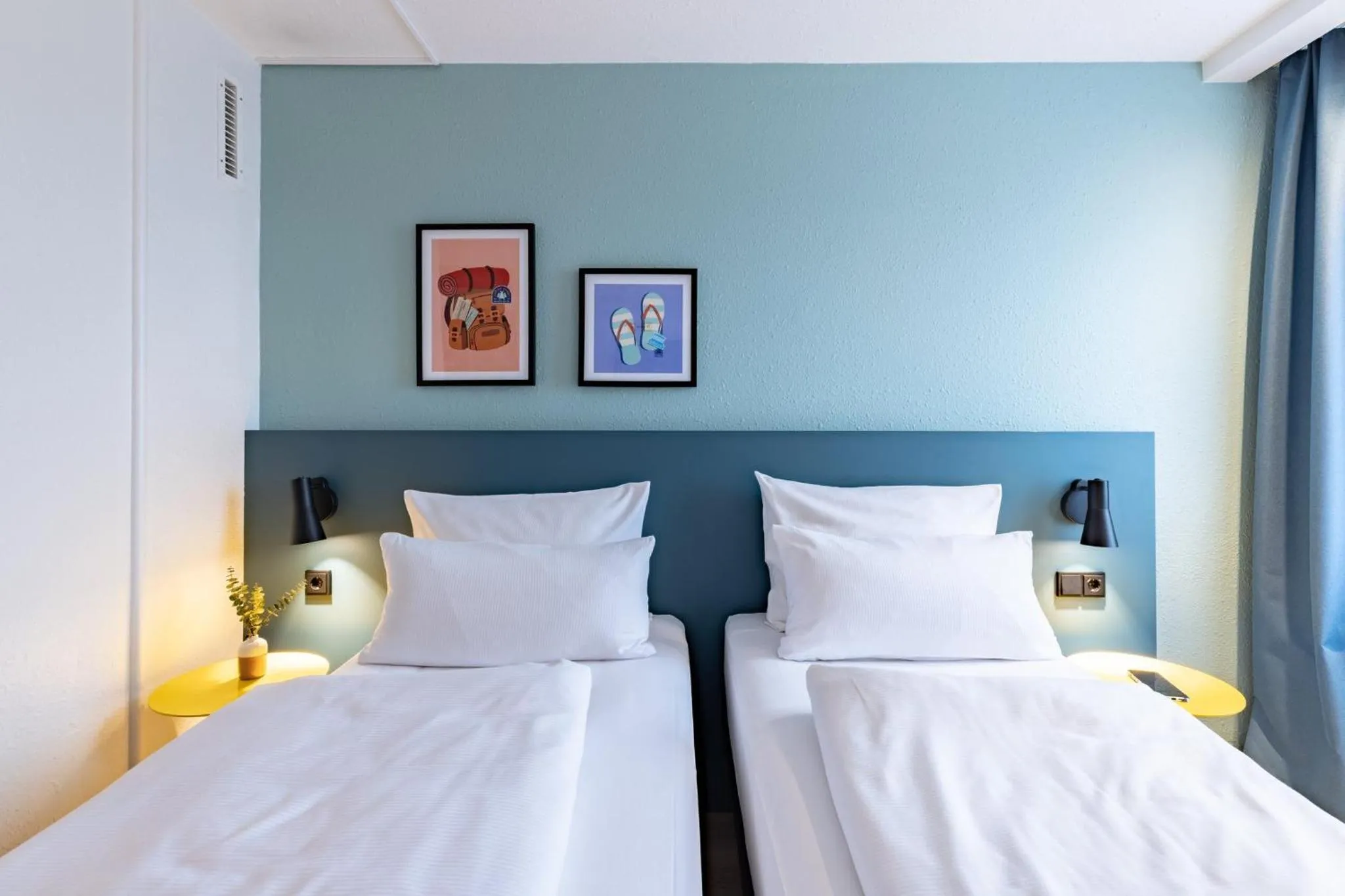 Photo of the whole room, Bed in Garner Hotel Osnabrück by IHG