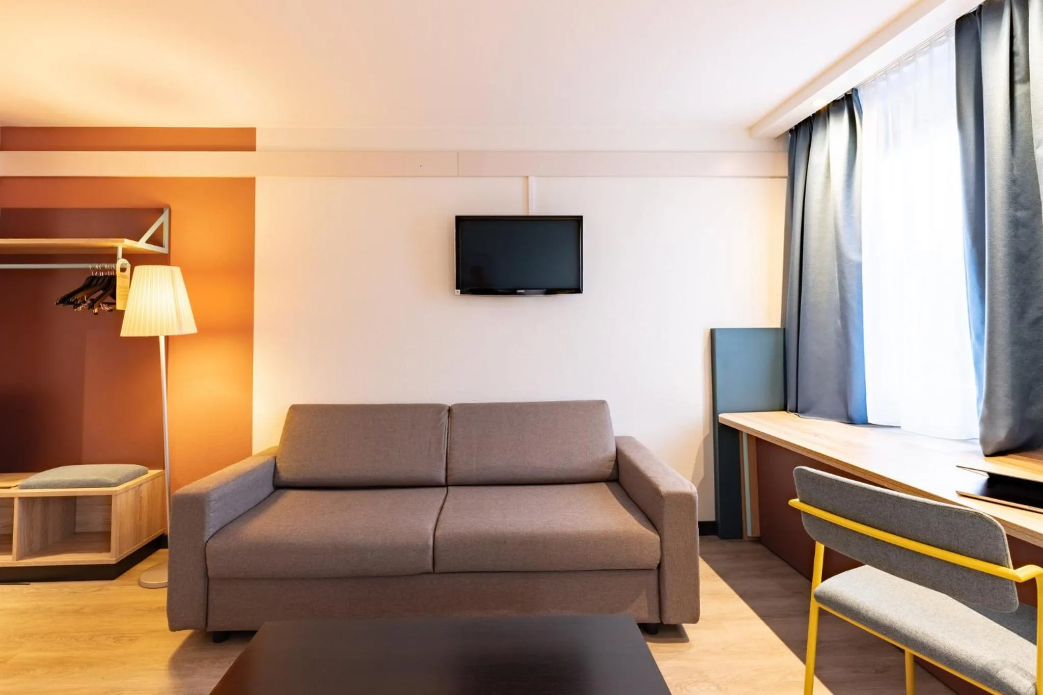 Photo of the whole room in Garner Hotel Osnabrück by IHG