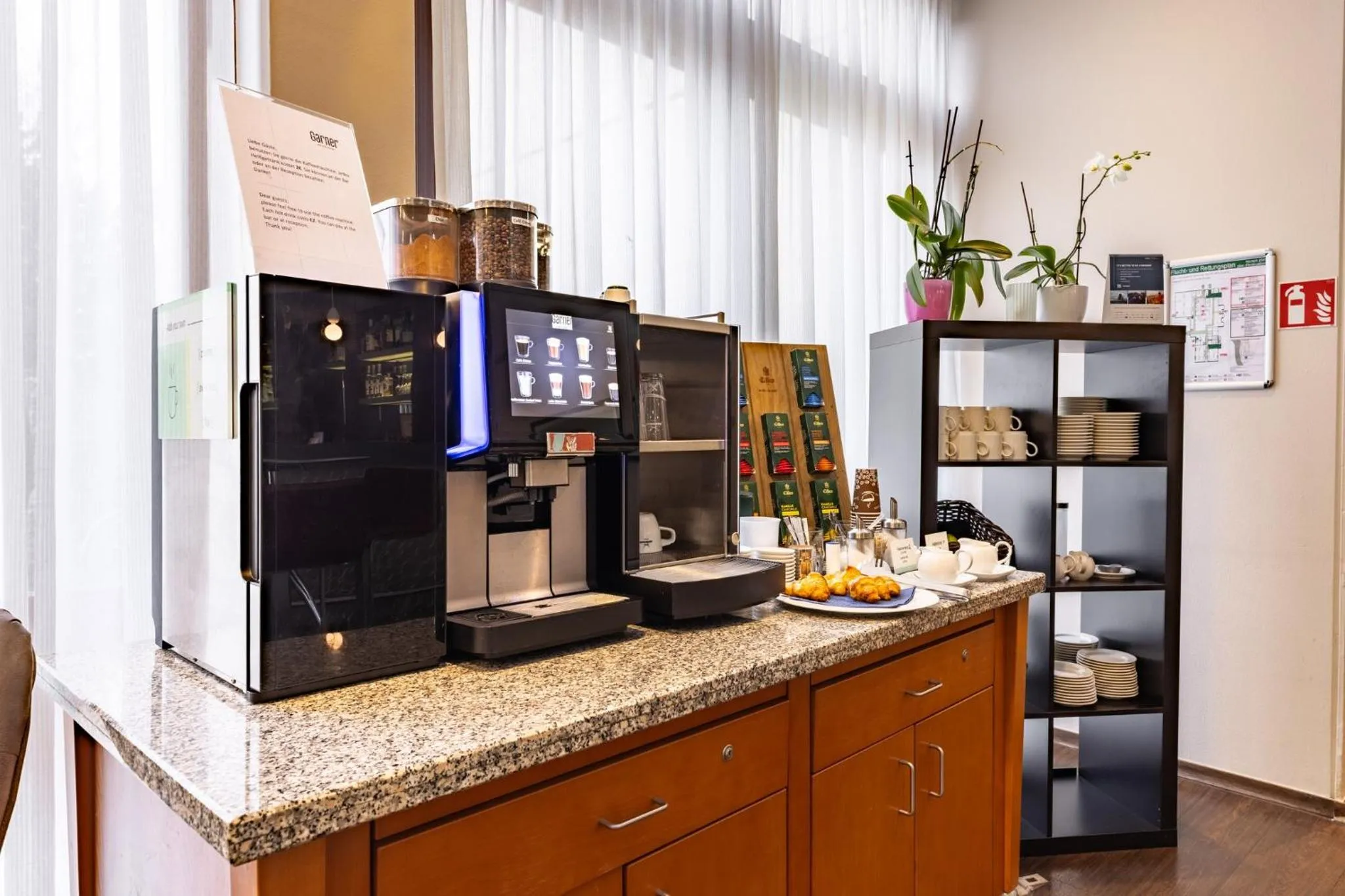 Restaurant/places to eat in Garner Hotel Osnabrück by IHG