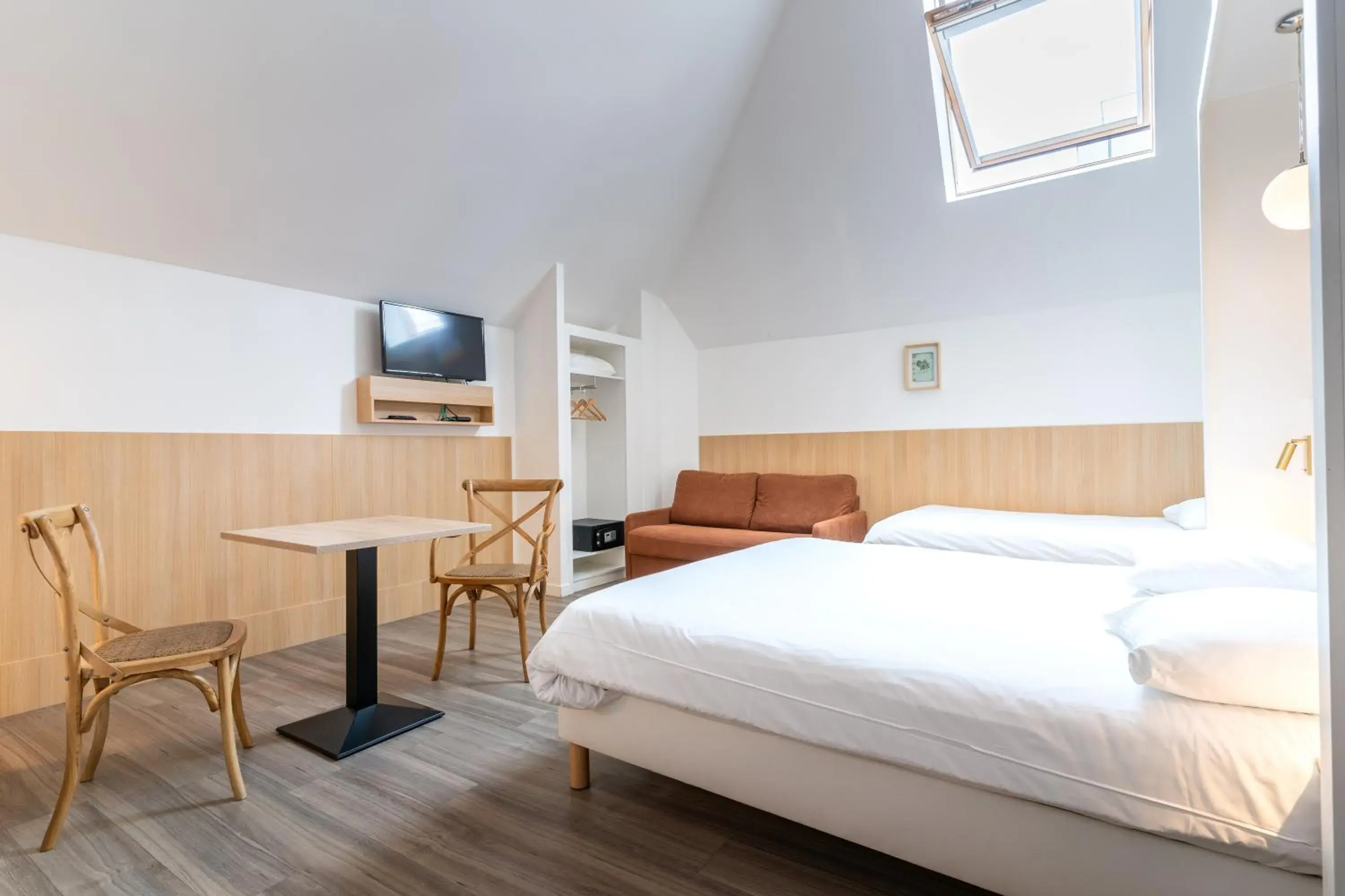 Bedroom, Bed in CALM Appart' & Hostel Bedroom, Bed in CALM Appart' & Hostel