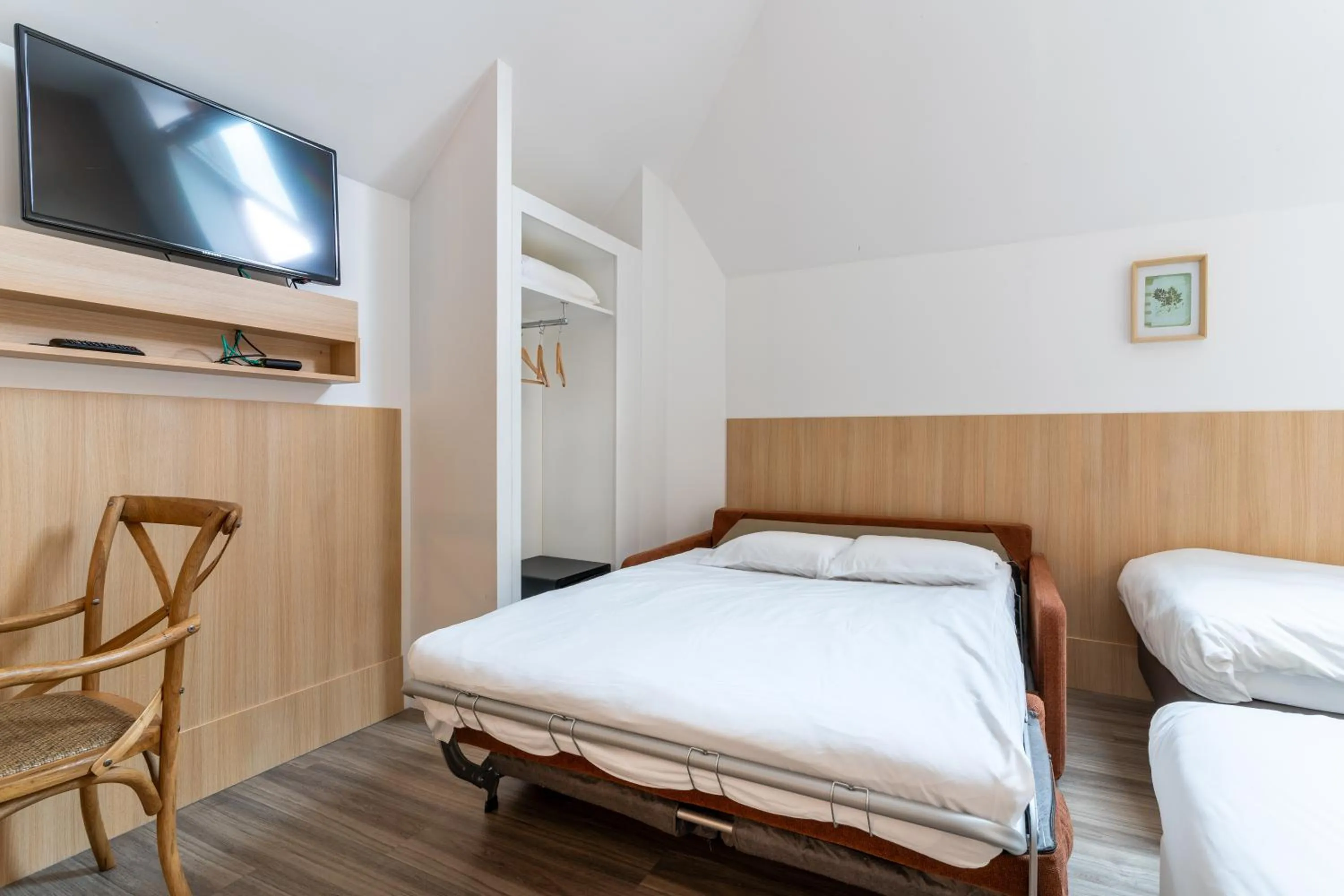 Bed in CALM Appart' & Hostel