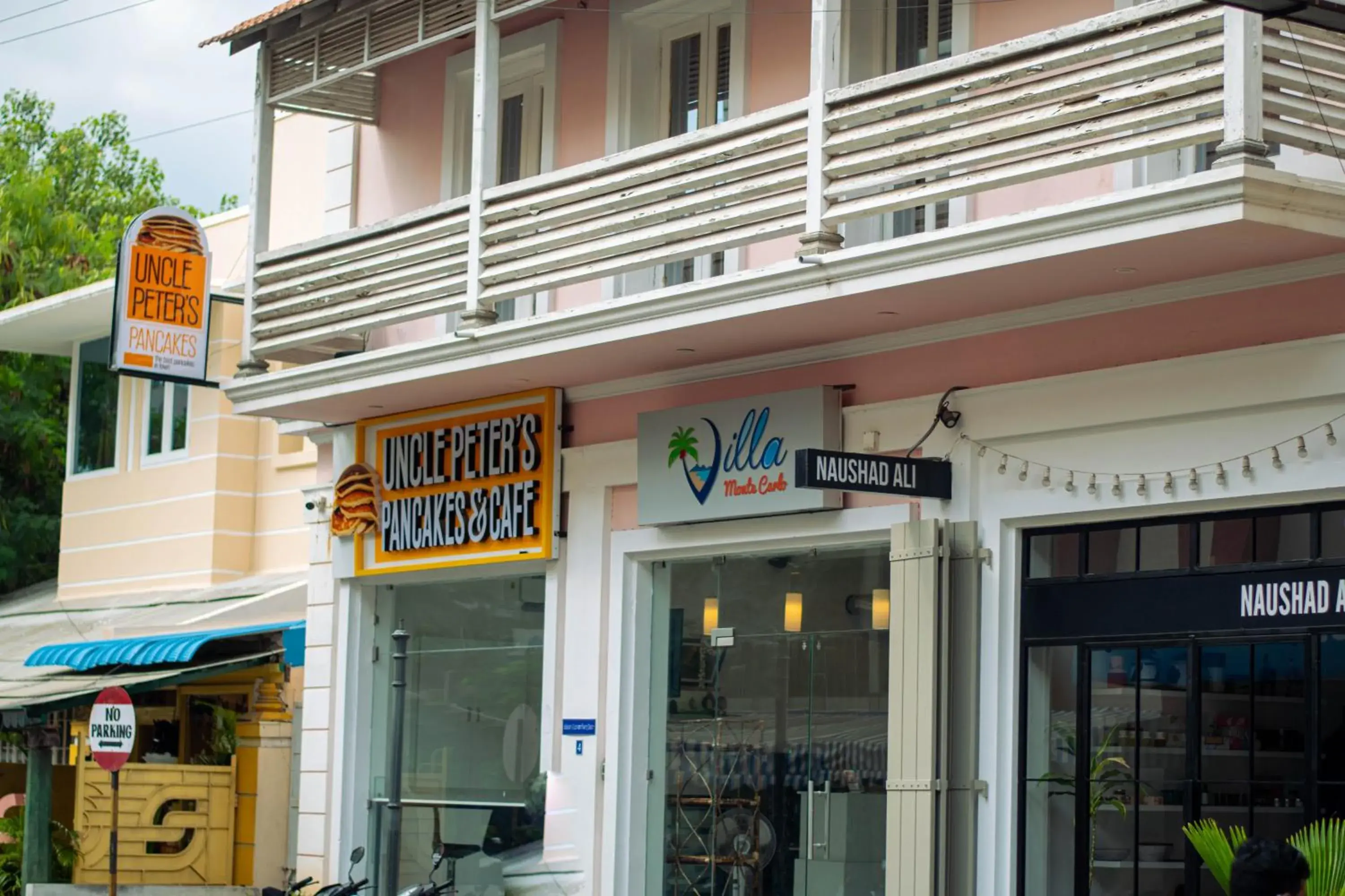 Facade/entrance in Villa Montecarlo Facade/entrance in Villa Montecarlo