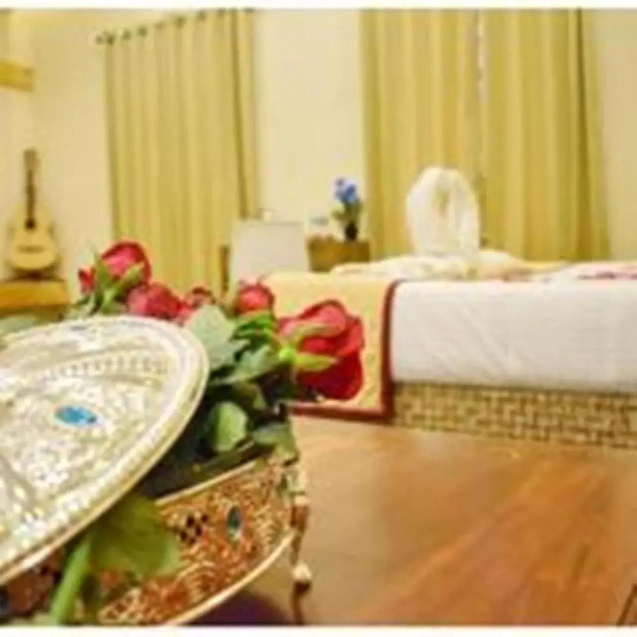 Massage, Bed in Villa Montecarlo Massage, Bed in Villa Montecarlo