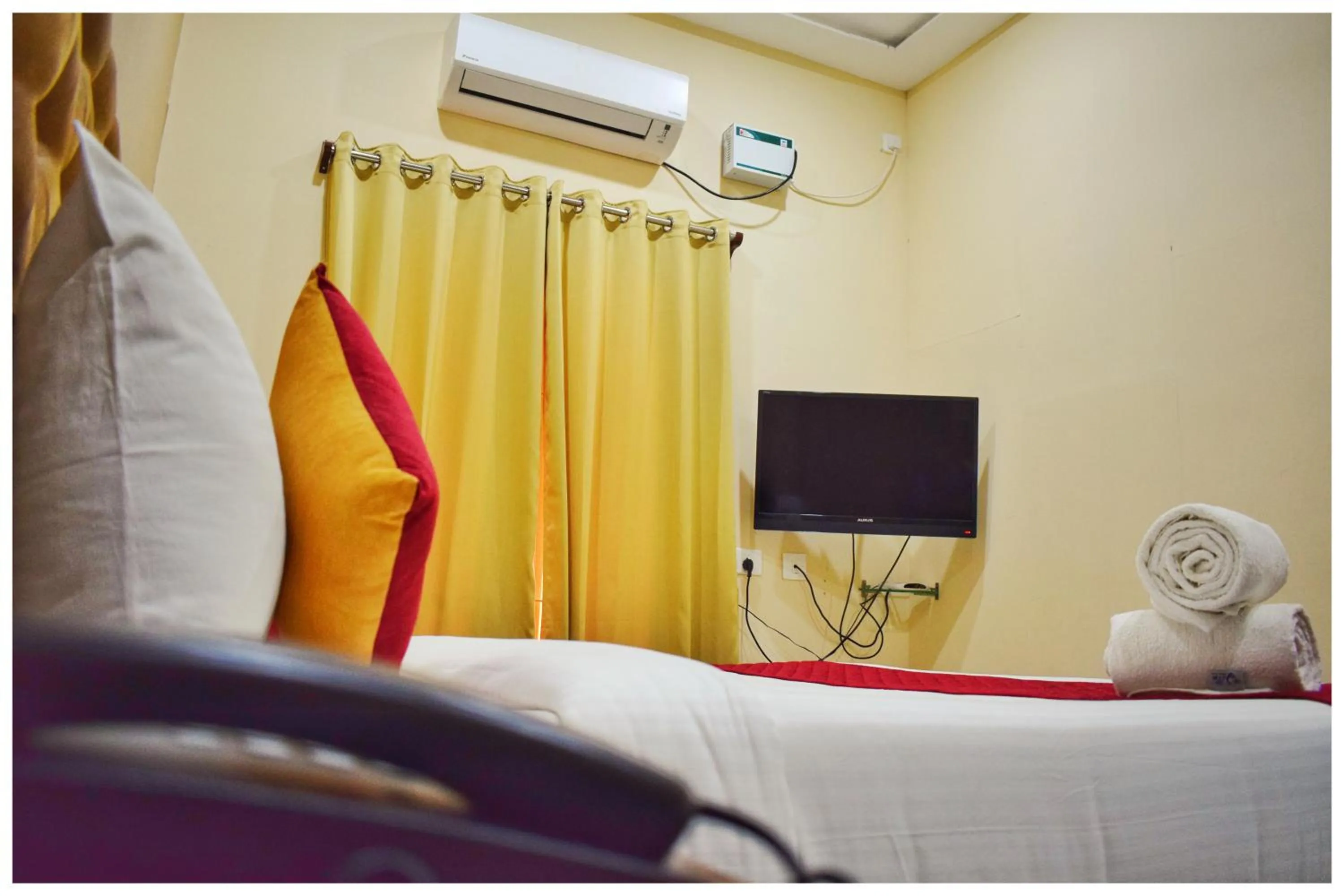 TV and multimedia, Bed in Villa Montecarlo