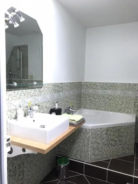 Bathroom in La Gourmandine