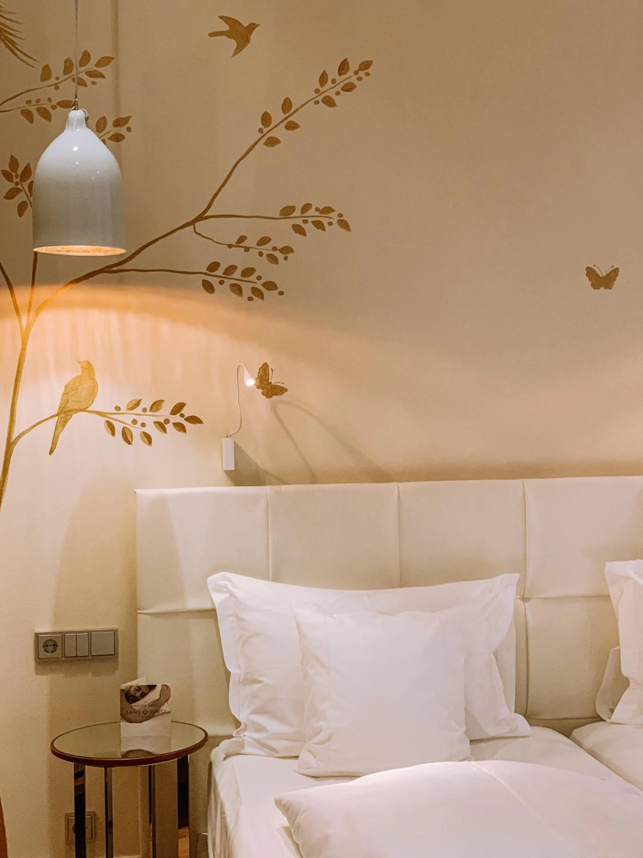 Bed in Hotel Sans Souci, Vienna