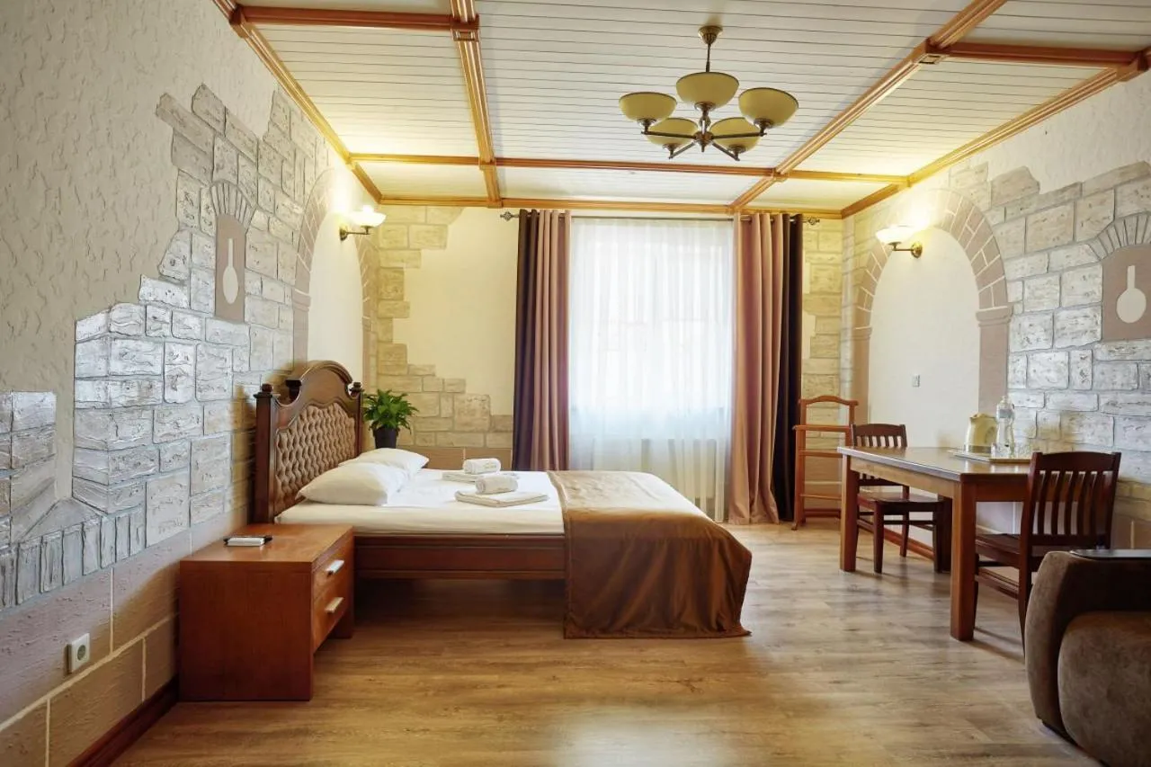 Family Room with Shower - single occupancy in Taras Bulba