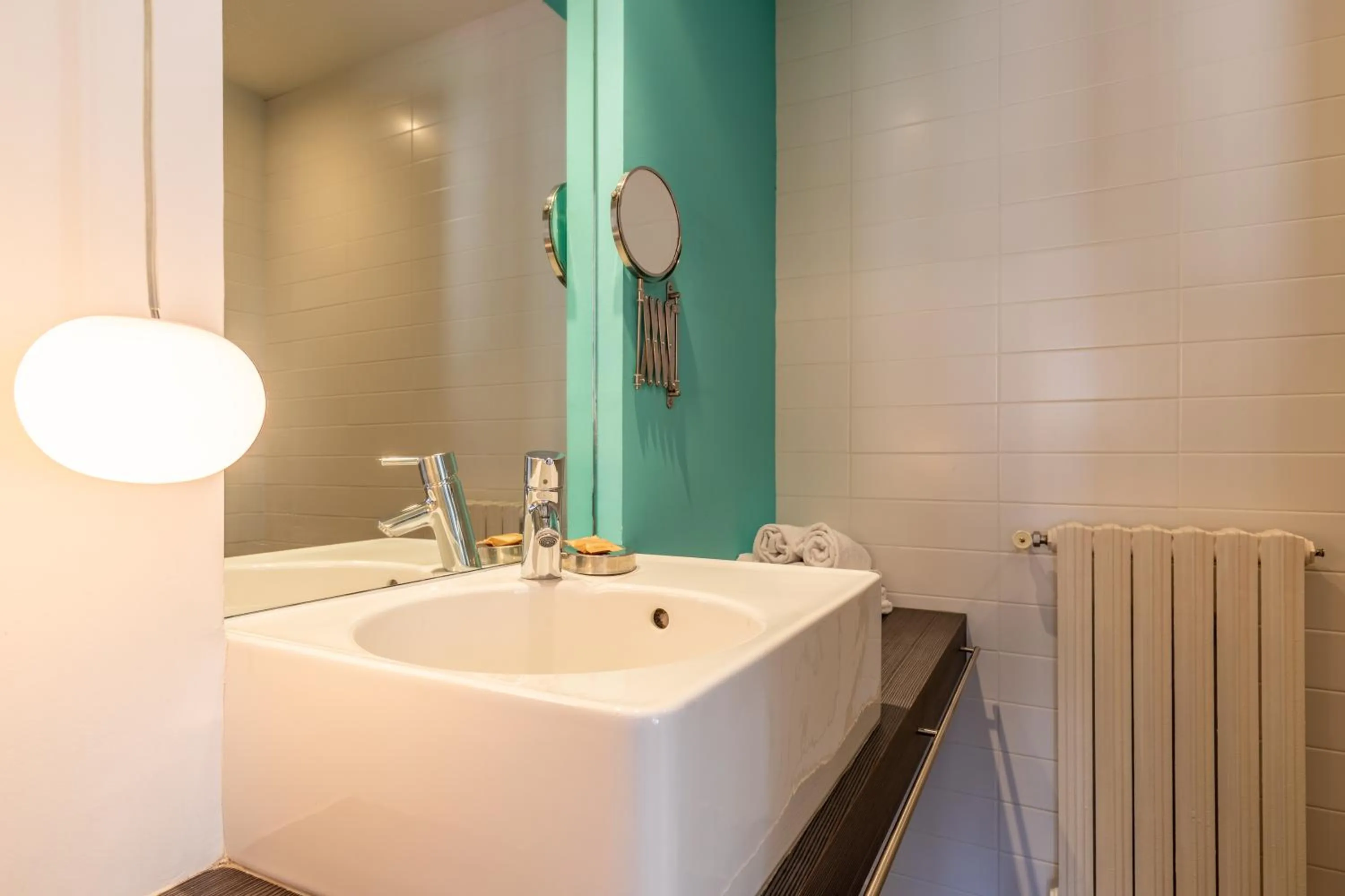 Bathroom in Hôtel De La Vallée