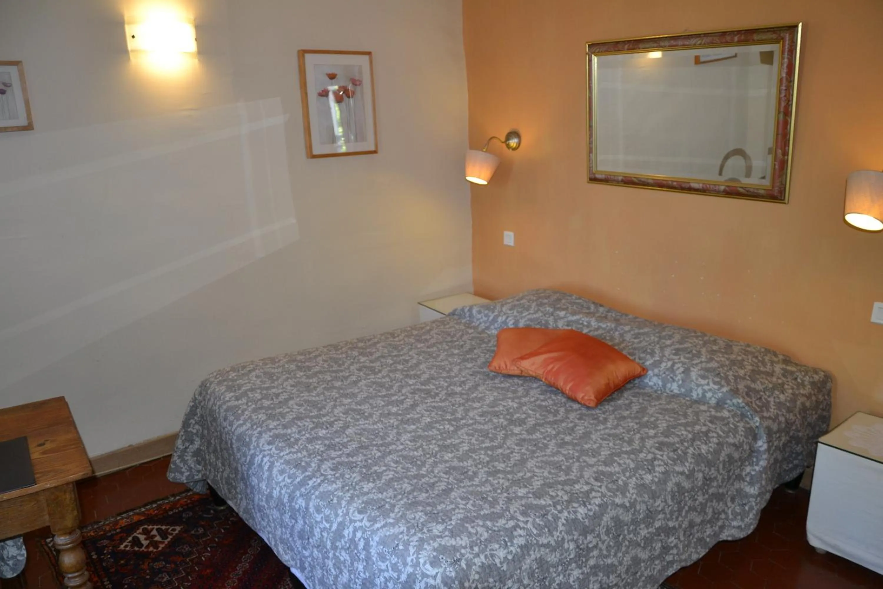 Decorative detail, Bed in Hotellerie de l'Esplanade