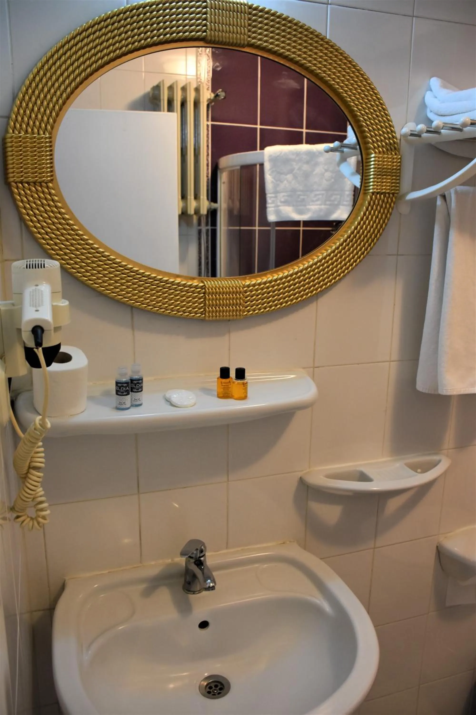 Toilet in DİNAR HOTEL