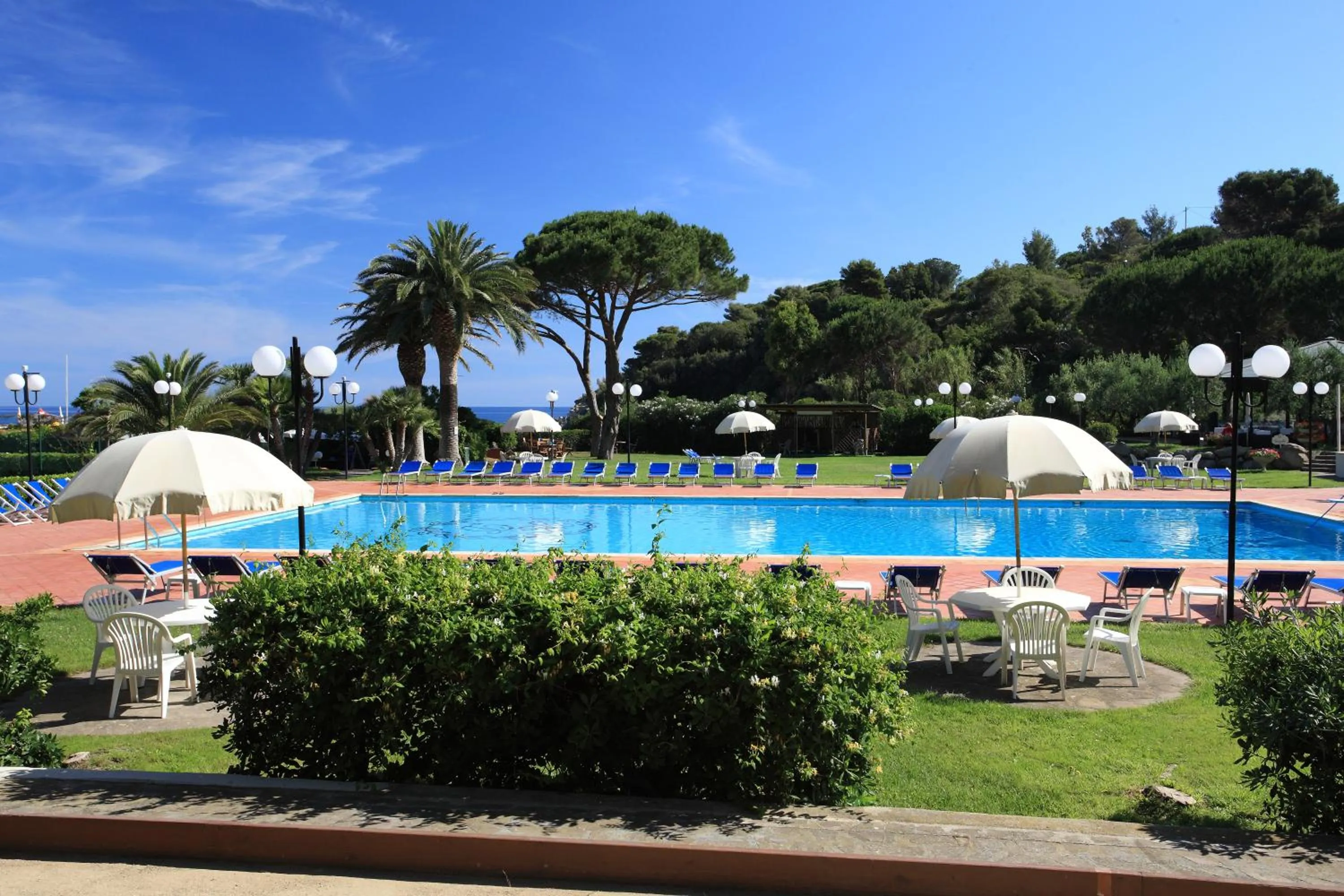 Day in Hotel Desiree