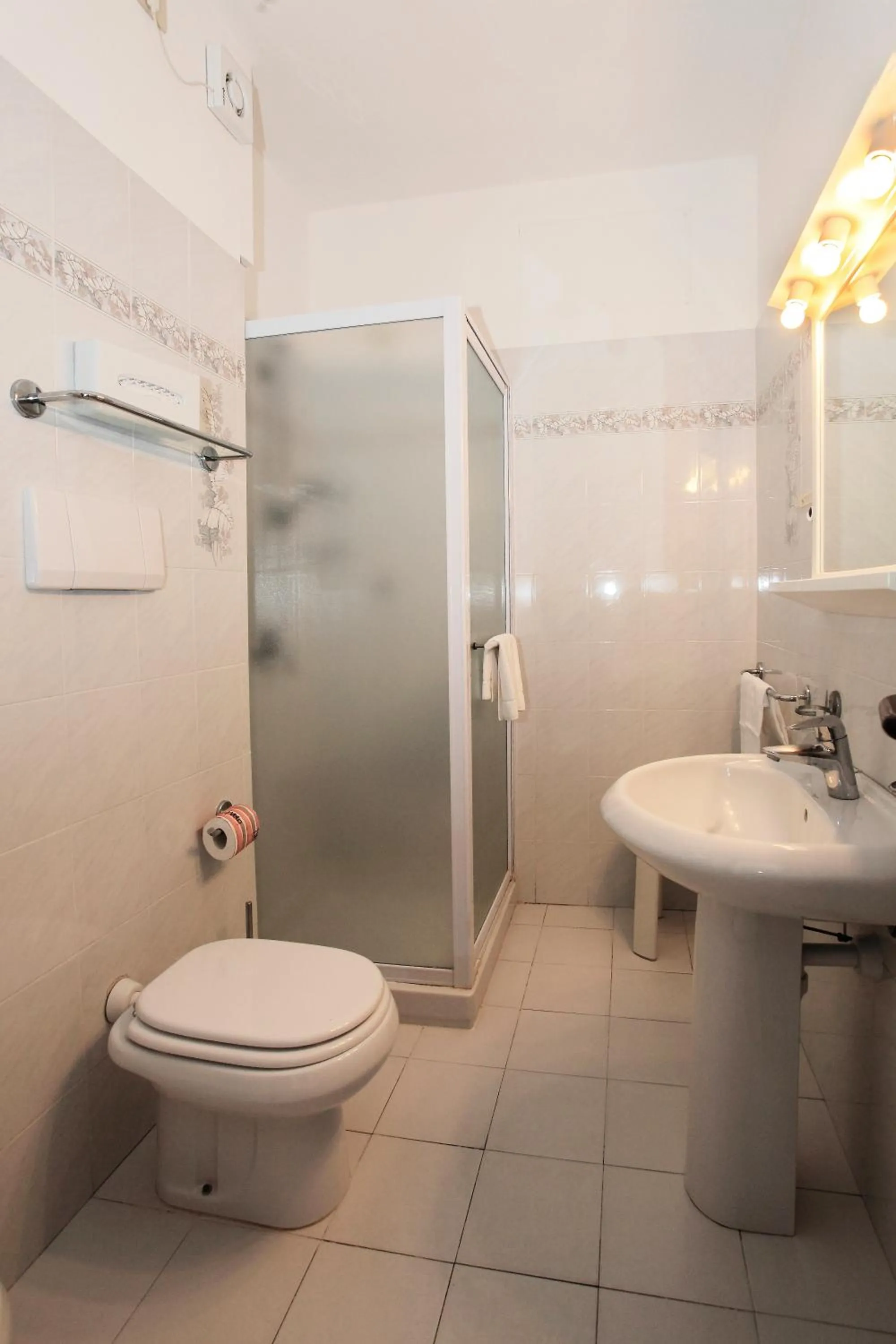 Toilet in Hotel Desiree