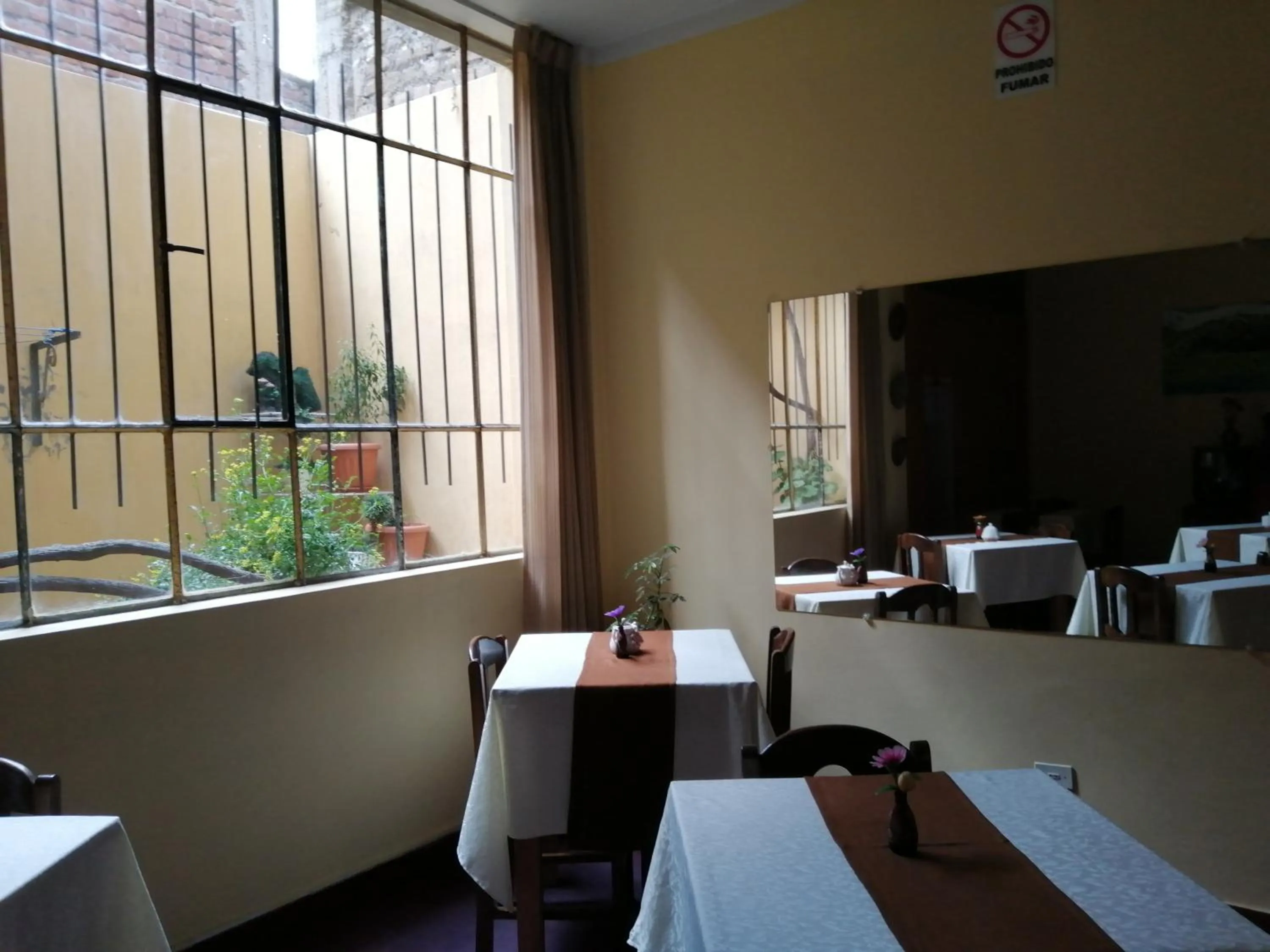 Restaurant/places to eat in Huaytusive Inn Hotel