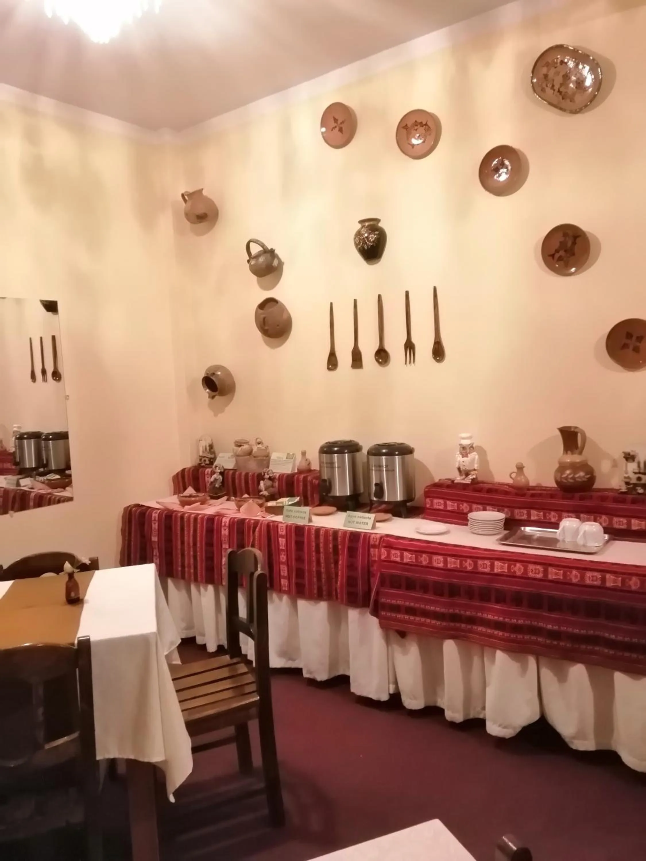 Coffee/tea facilities in Huaytusive Inn Hotel