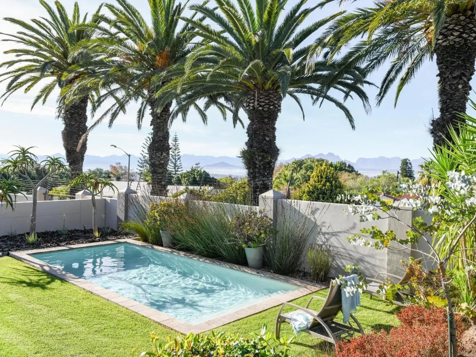 Swimming pool in Four Palms Accommodation Swimming pool in Four Palms Accommodation