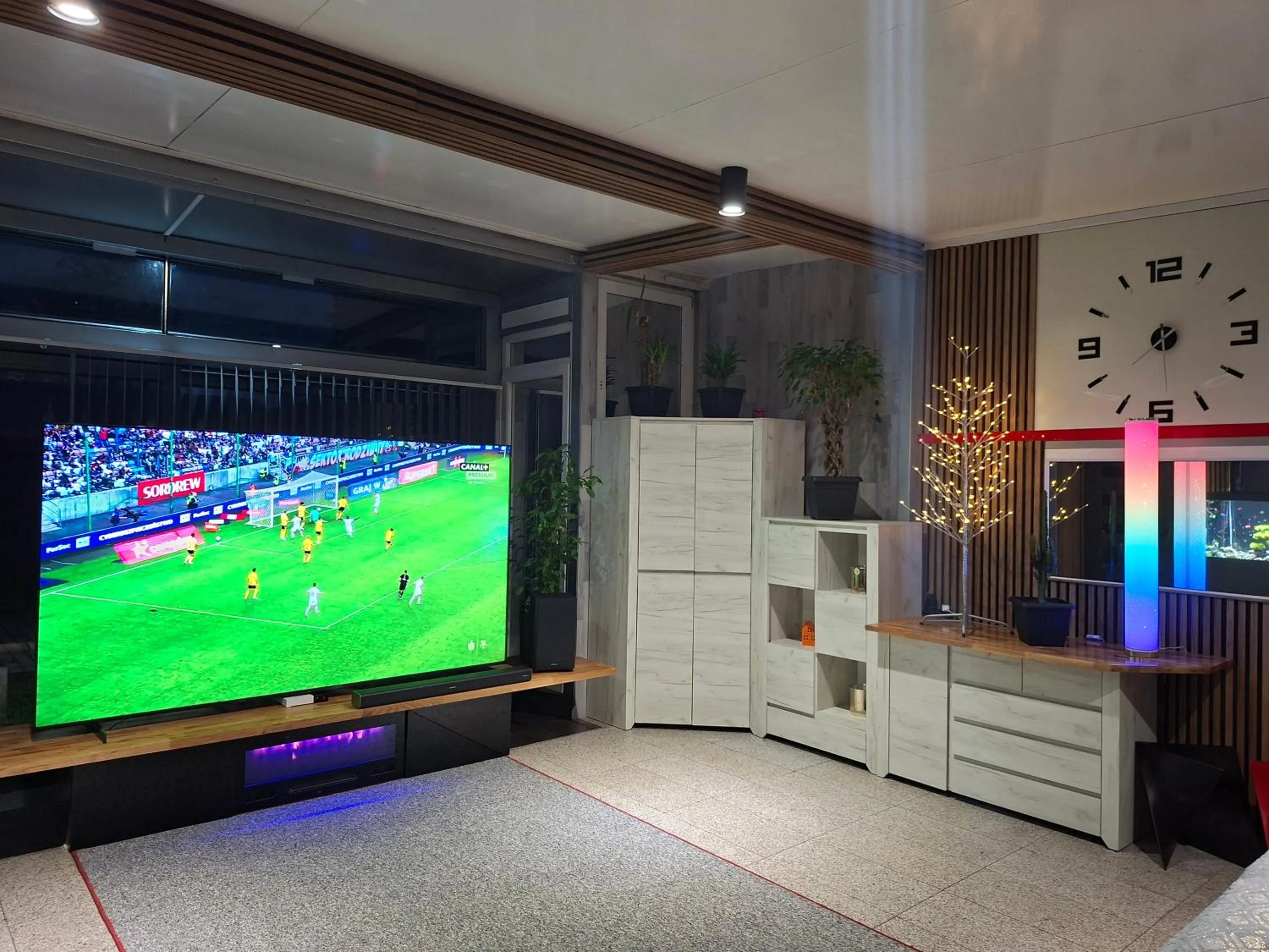 Communal lounge/ TV room in Villa Vip pokoje,śniadanie,Apartament kinowy