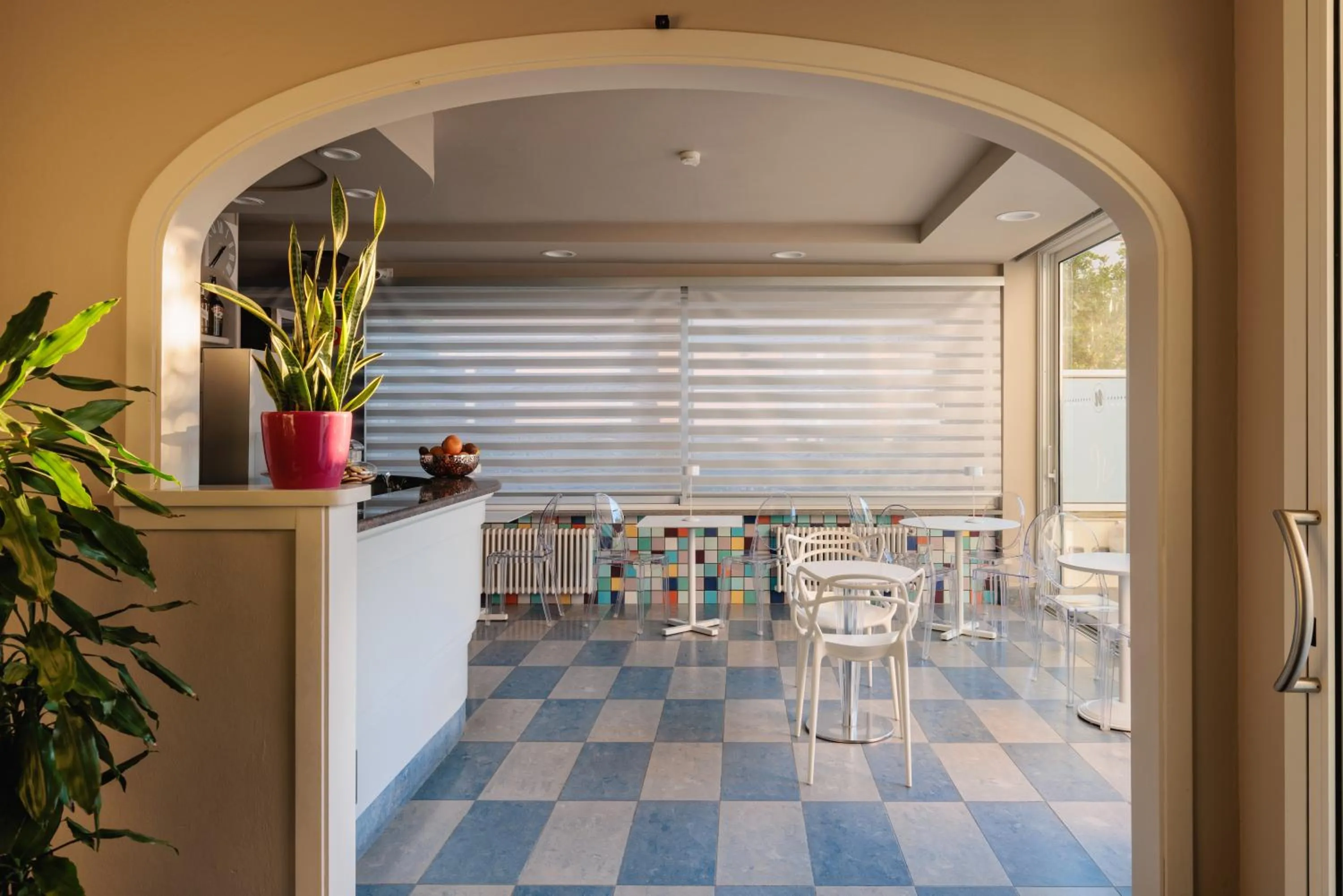 Communal lounge/ TV room in Hotel Nina