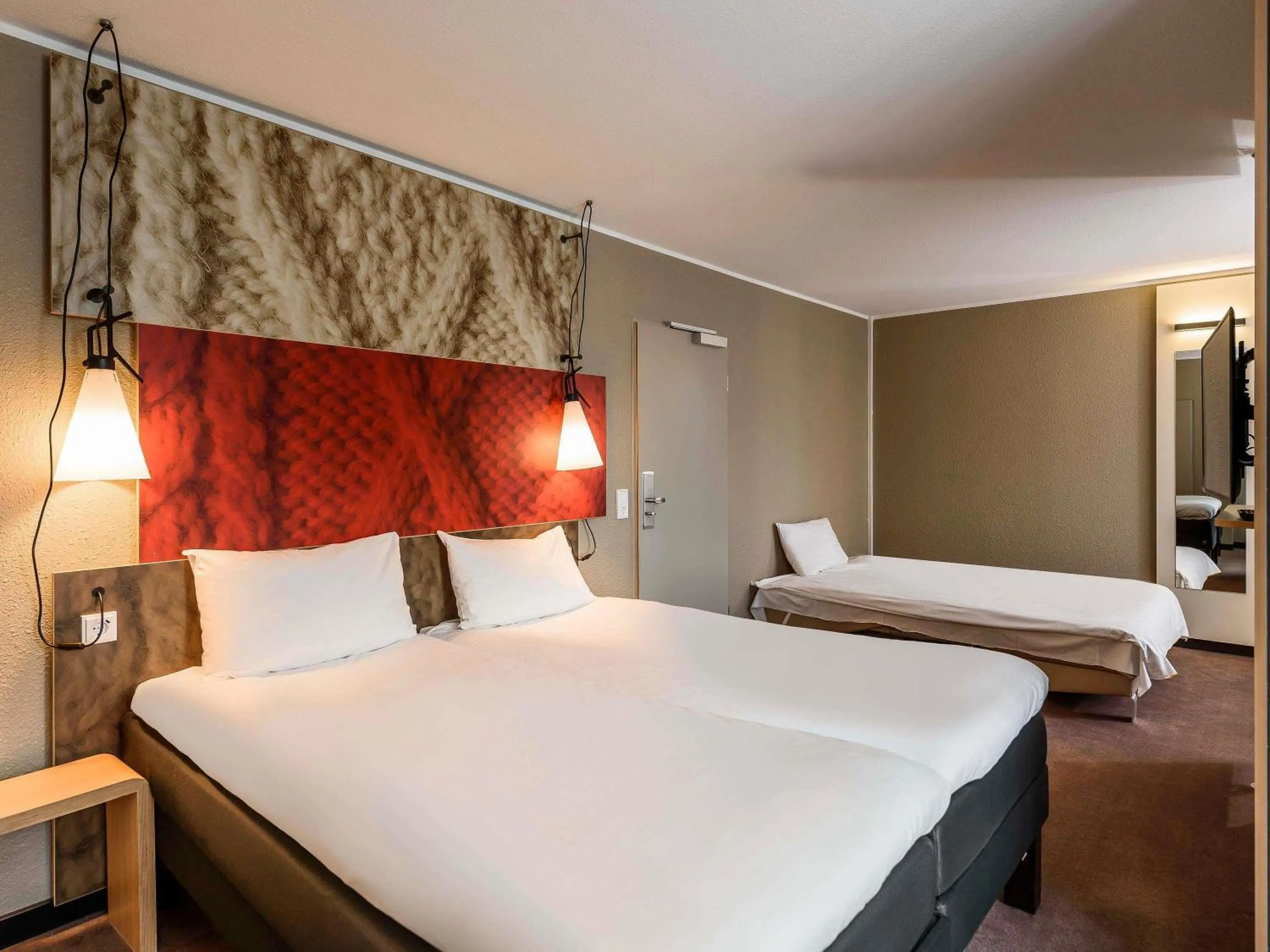 Bedroom, Bed in ibis Hotel München City